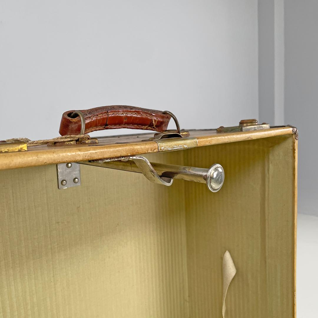 Italian early 1900s brown leather cardboard travel trunk with key, early 1900s For Sale 5