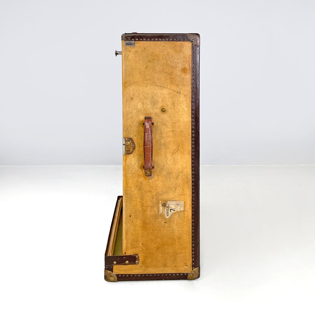 Italian early 1900s brown leather cardboard travel trunk with key, early 1900s In Fair Condition For Sale In MIlano, IT