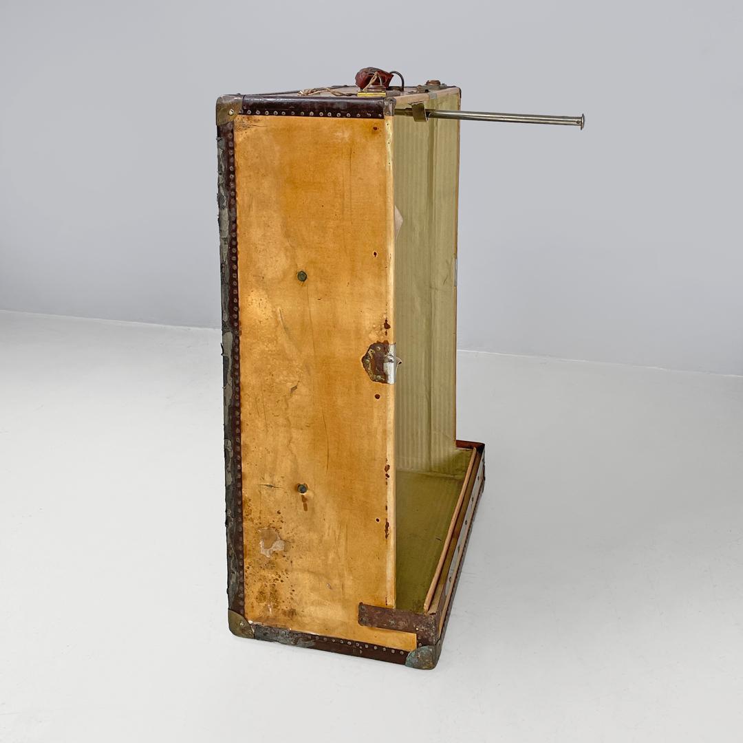 Metal Italian early 1900s brown leather cardboard travel trunk with key, early 1900s For Sale