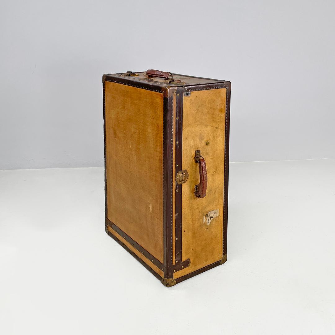 Italian early 1900s brown leather cardboard travel trunk with key, early 1900s For Sale 1