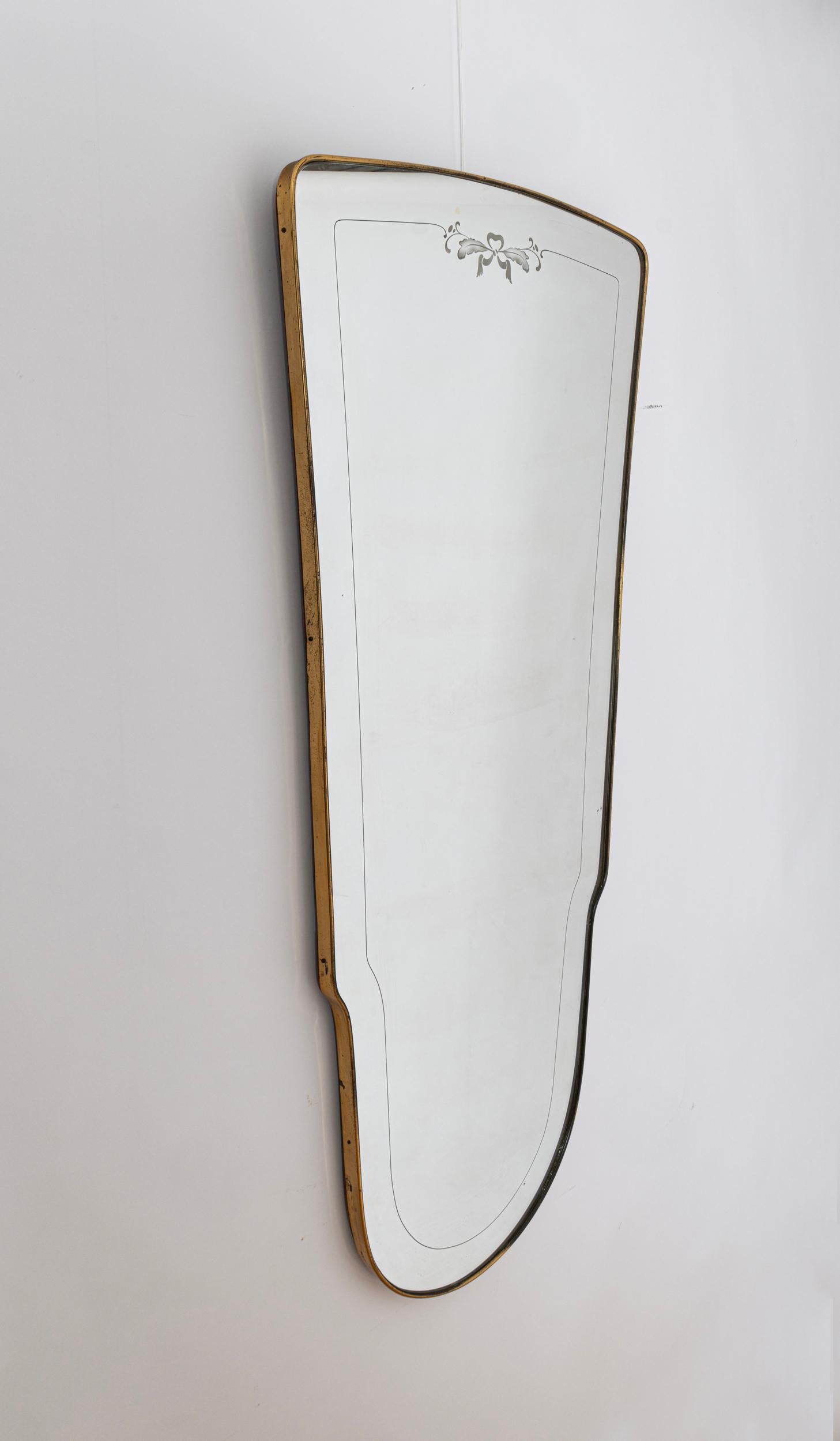 Mid-Century Modern Italian early 1950s brass frame wall mirror with etching For Sale