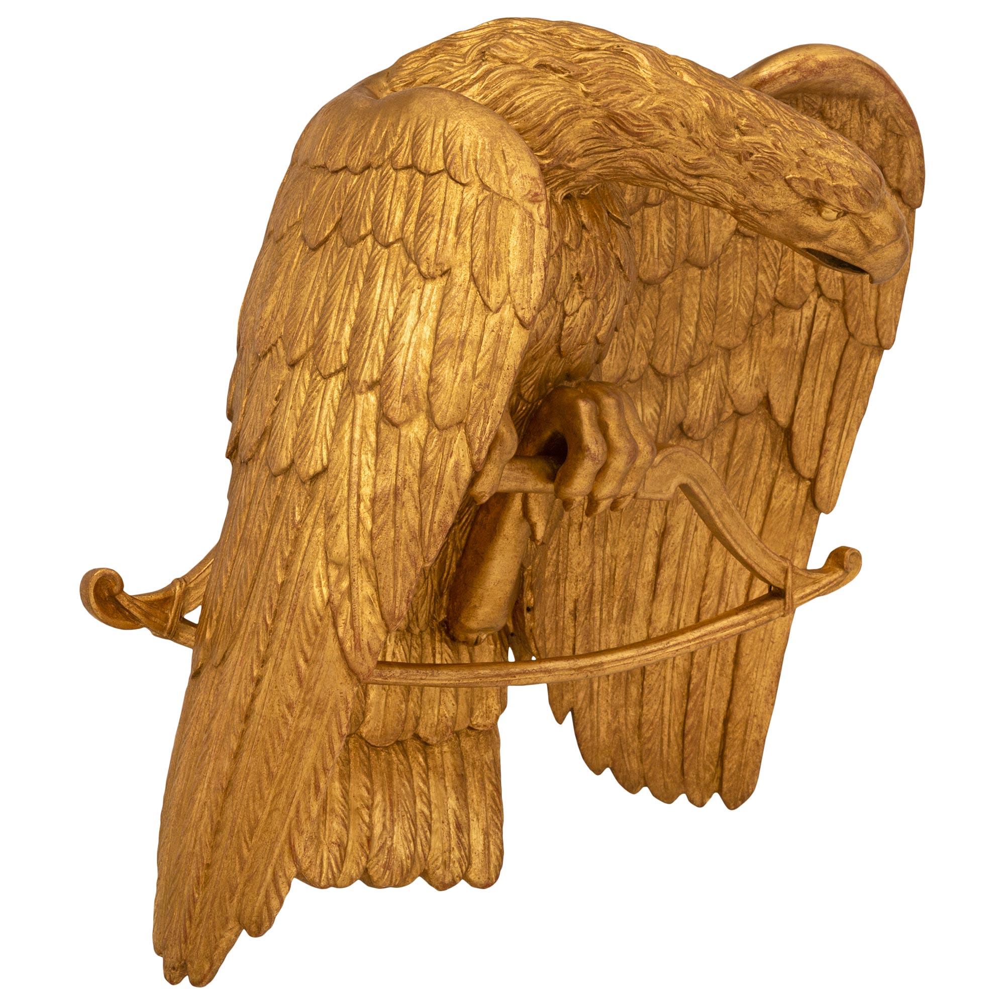 Italian Early 19th Century 1st Empire Period Giltwood Eagle Wall Decor In Good Condition For Sale In West Palm Beach, FL