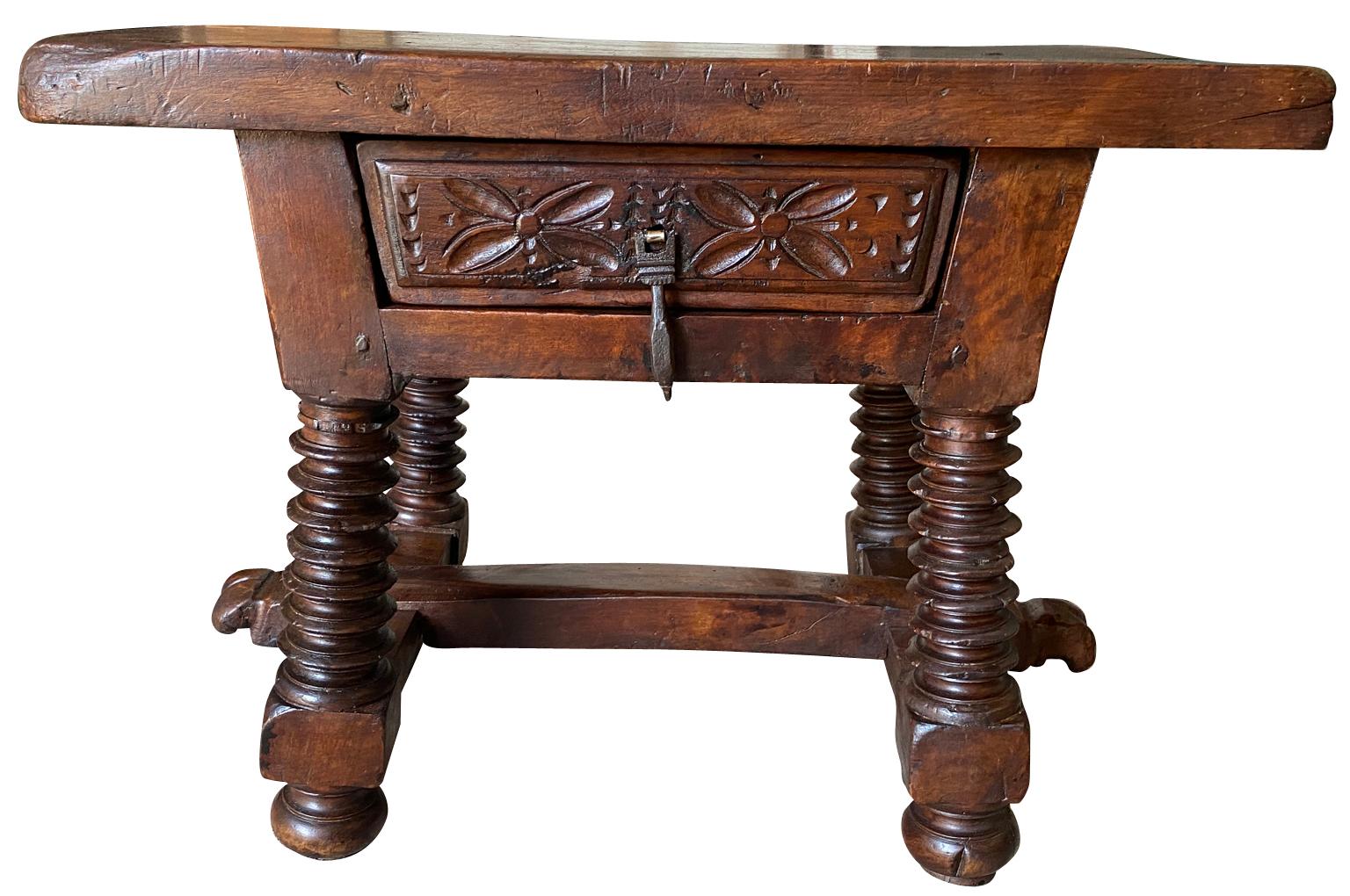 Italian Early 19th Century Arte Populaire Side Table In Good Condition For Sale In Atlanta, GA