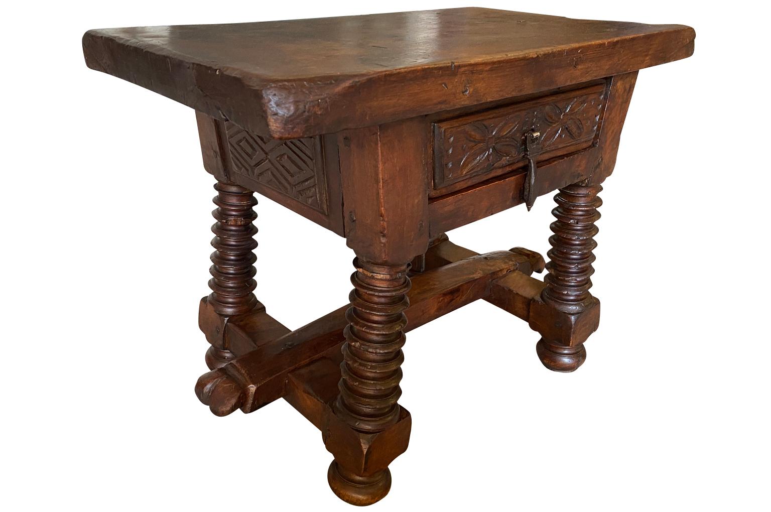Walnut Italian Early 19th Century Arte Populaire Side Table For Sale