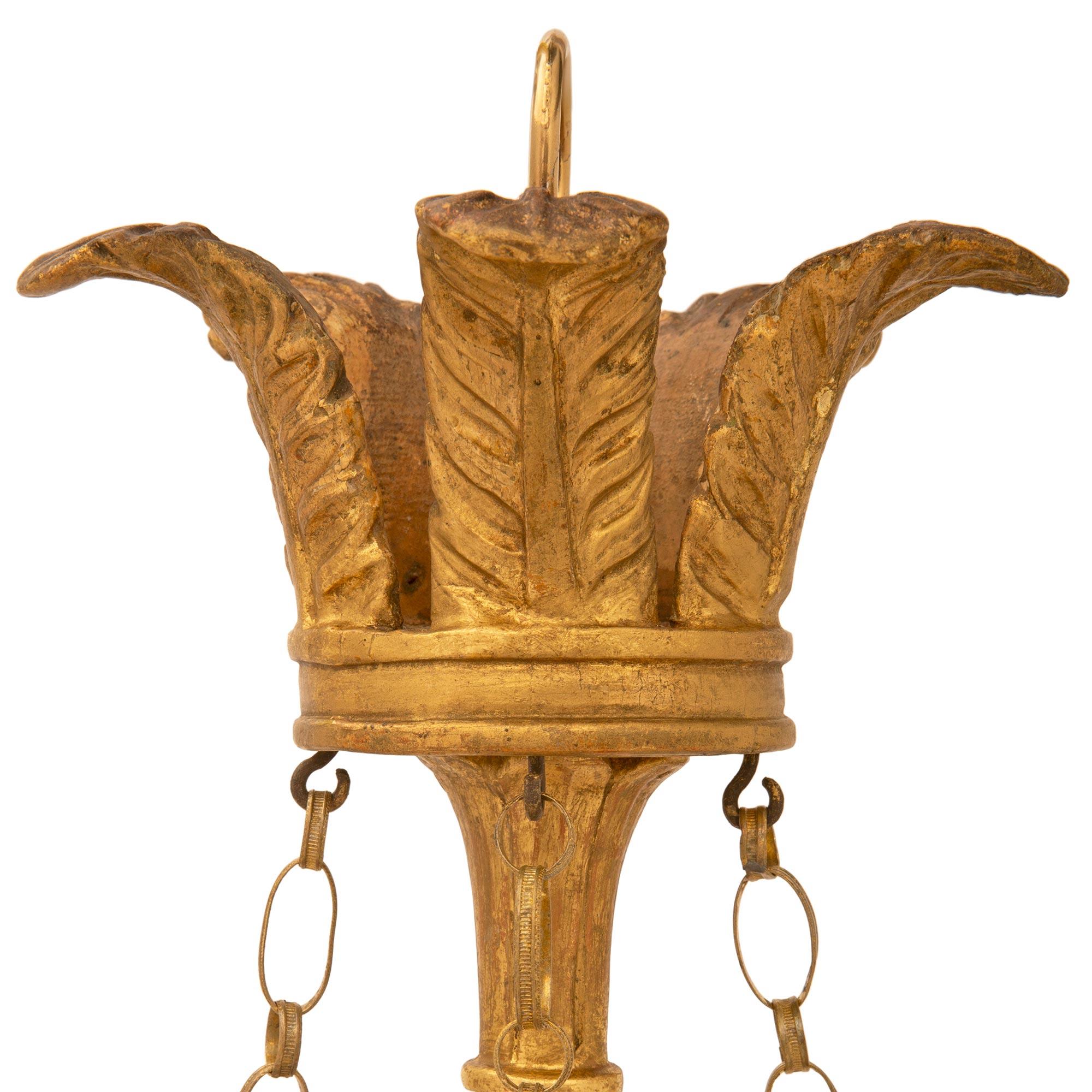 Italian Early 19th Century Baroque St. Giltwood and Gilt Metal Chandelier For Sale 1