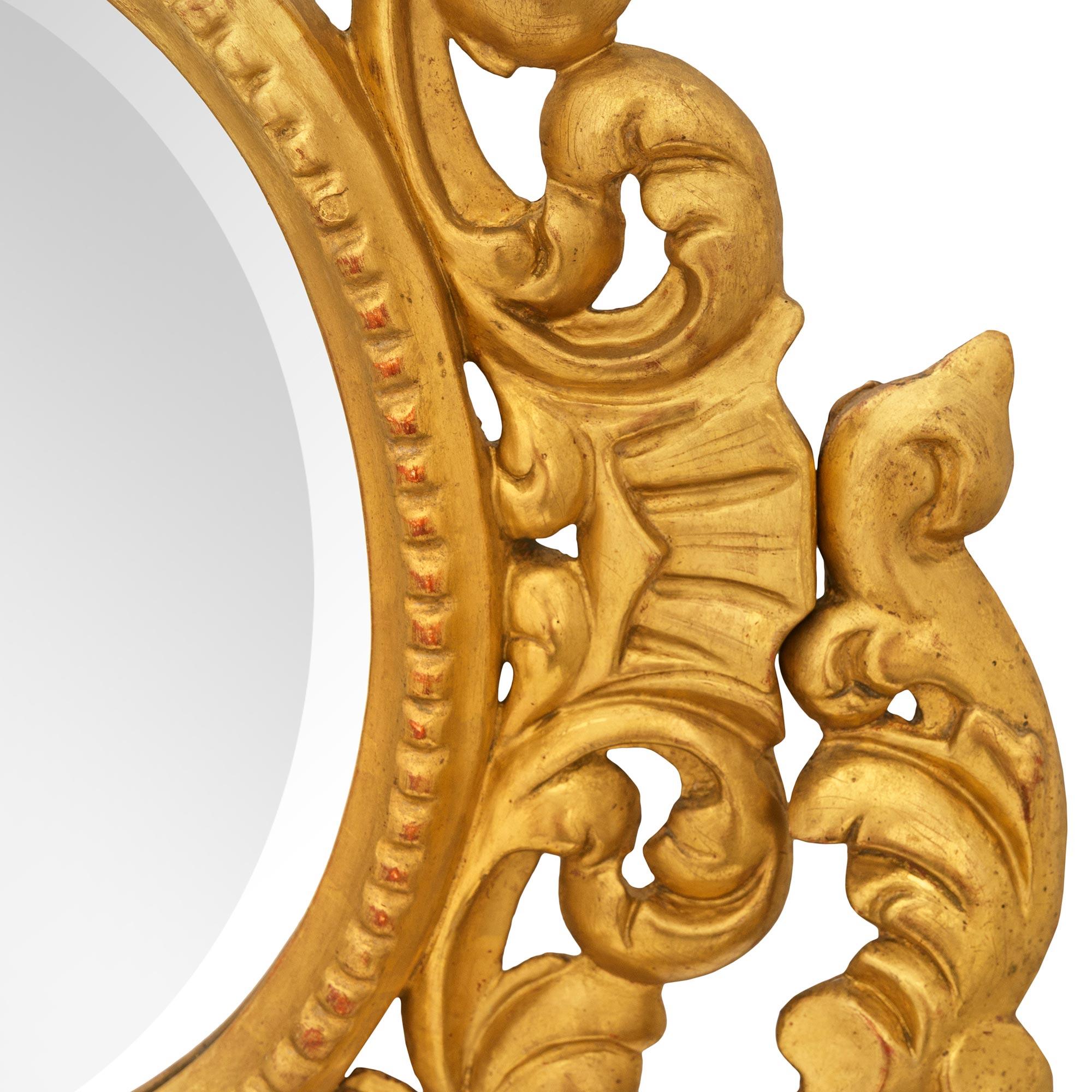 XIXe siècle Miroir baroque italien du début du 19e siècle en bois doré en vente