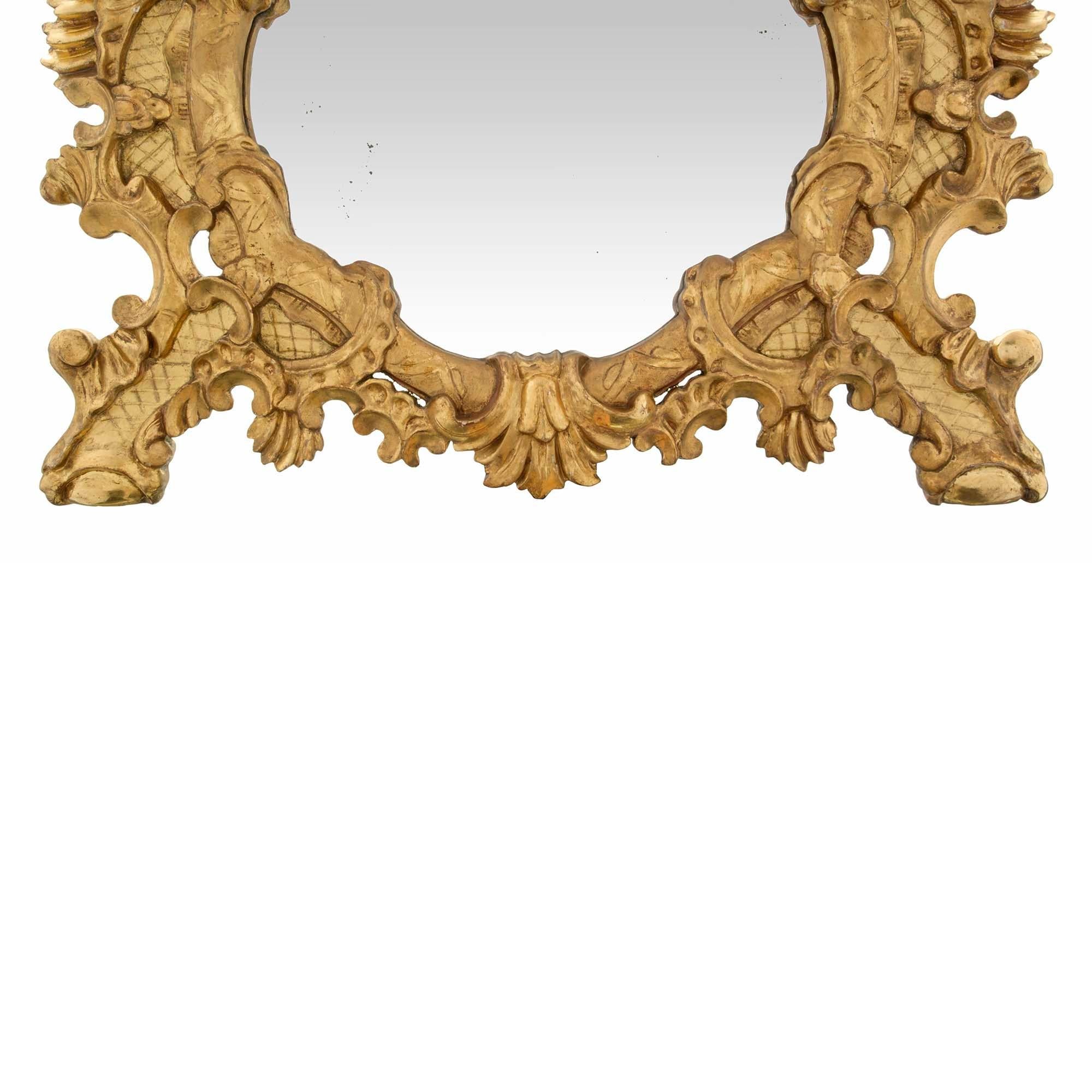 Miroir baroque italien du début du XIXe siècle en bois doré en vente 2