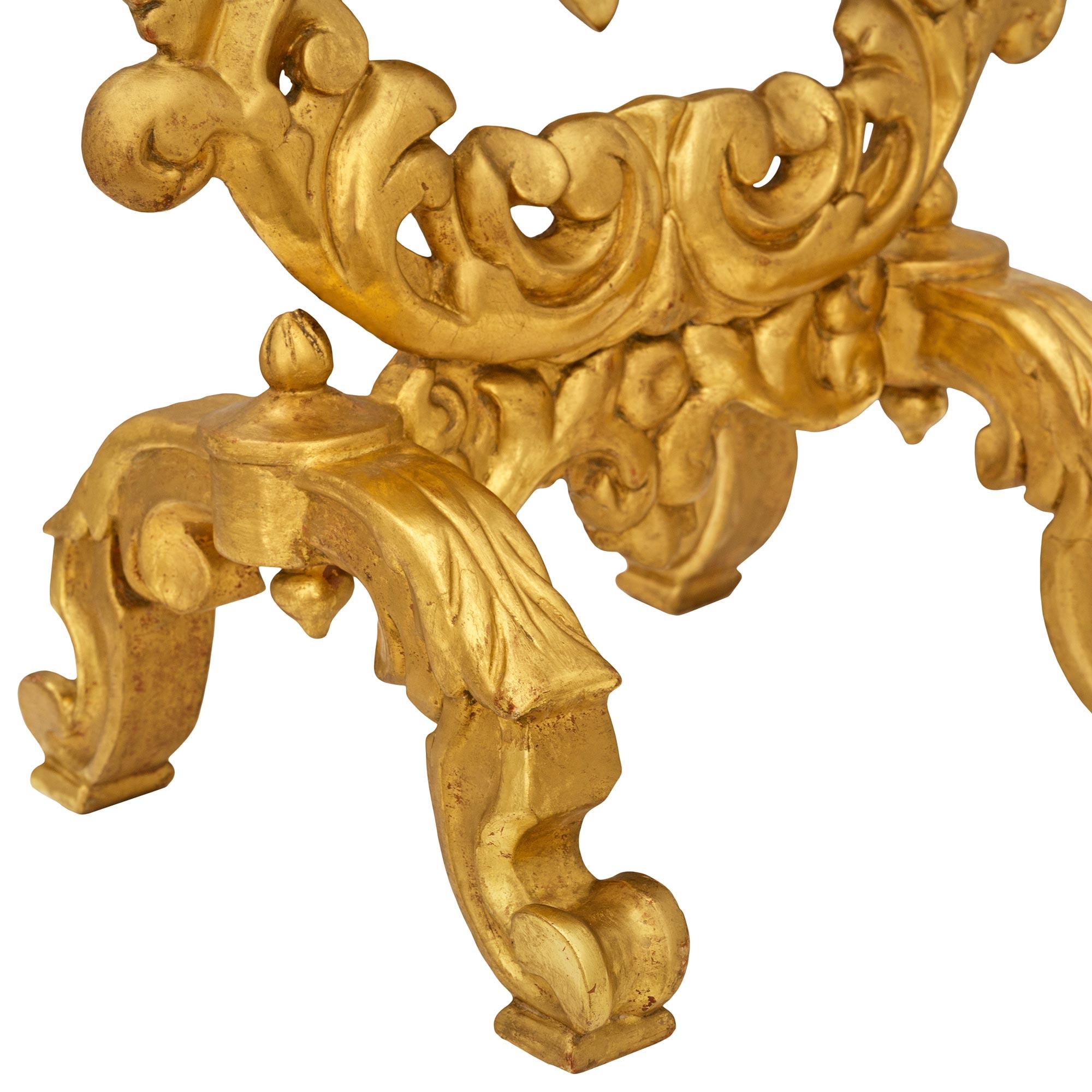 Miroir baroque italien du début du 19e siècle en bois doré en vente 1
