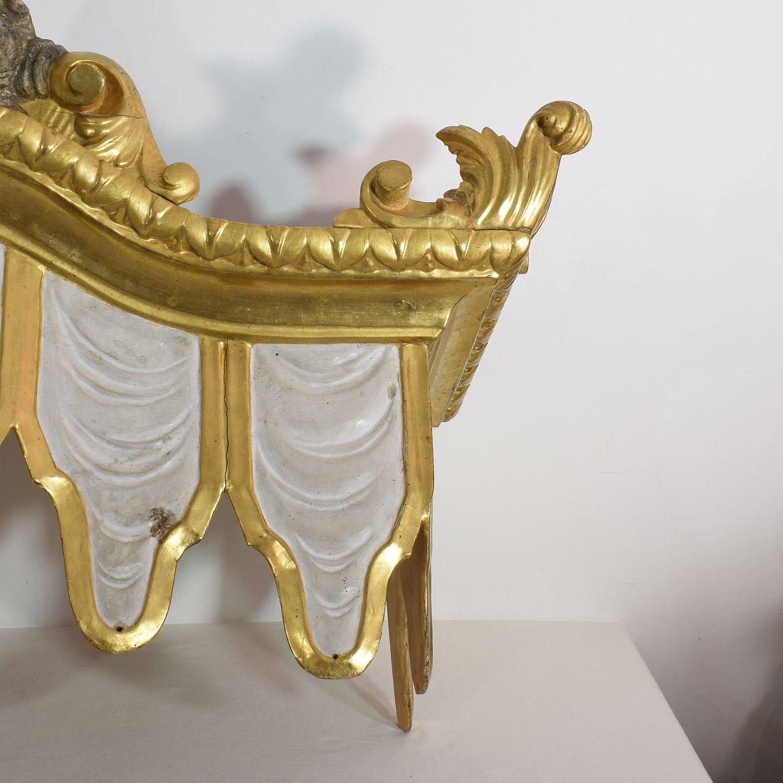 Italian Early 19th Century Baroque Style Giltwood Bed Crown/ Canapé In Good Condition In Buisson, FR