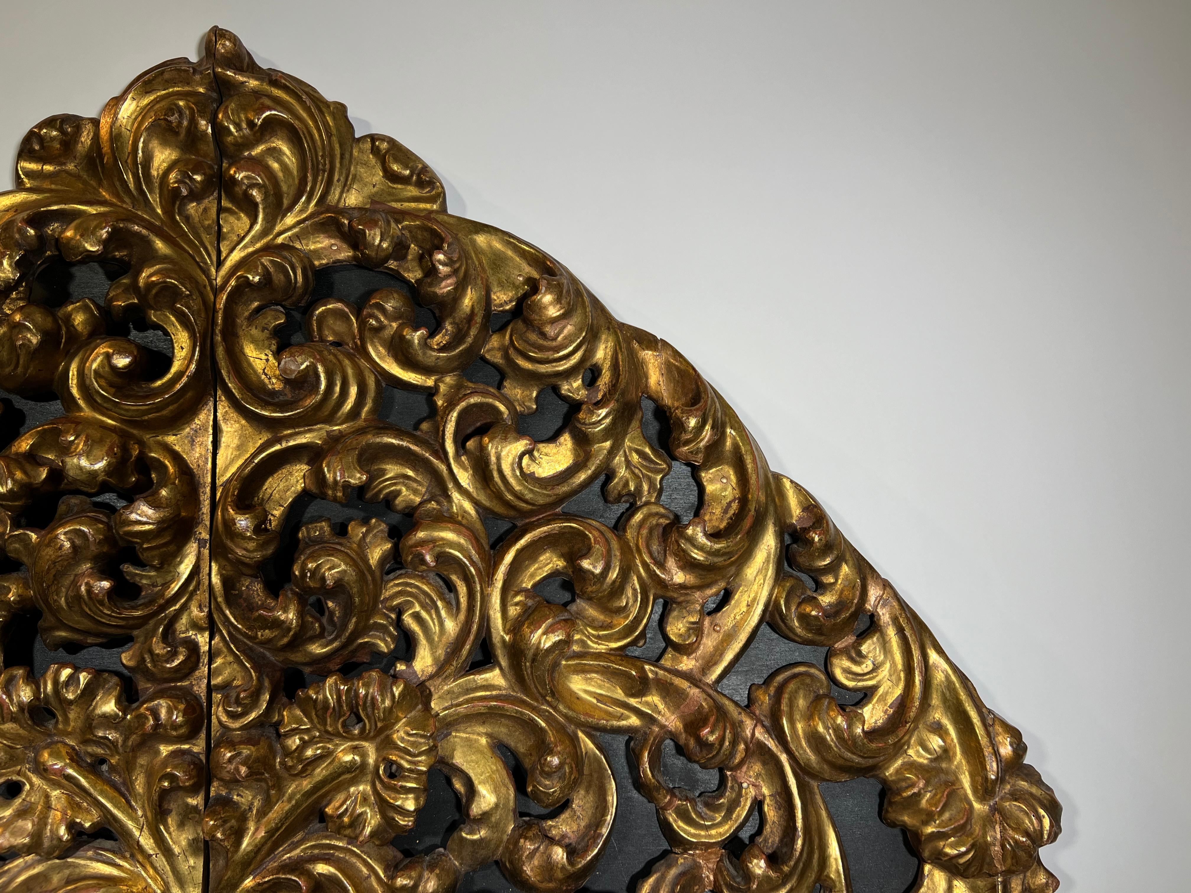 Italian Early 19th Century “Boisserie” In Gilded Wood For Sale 6
