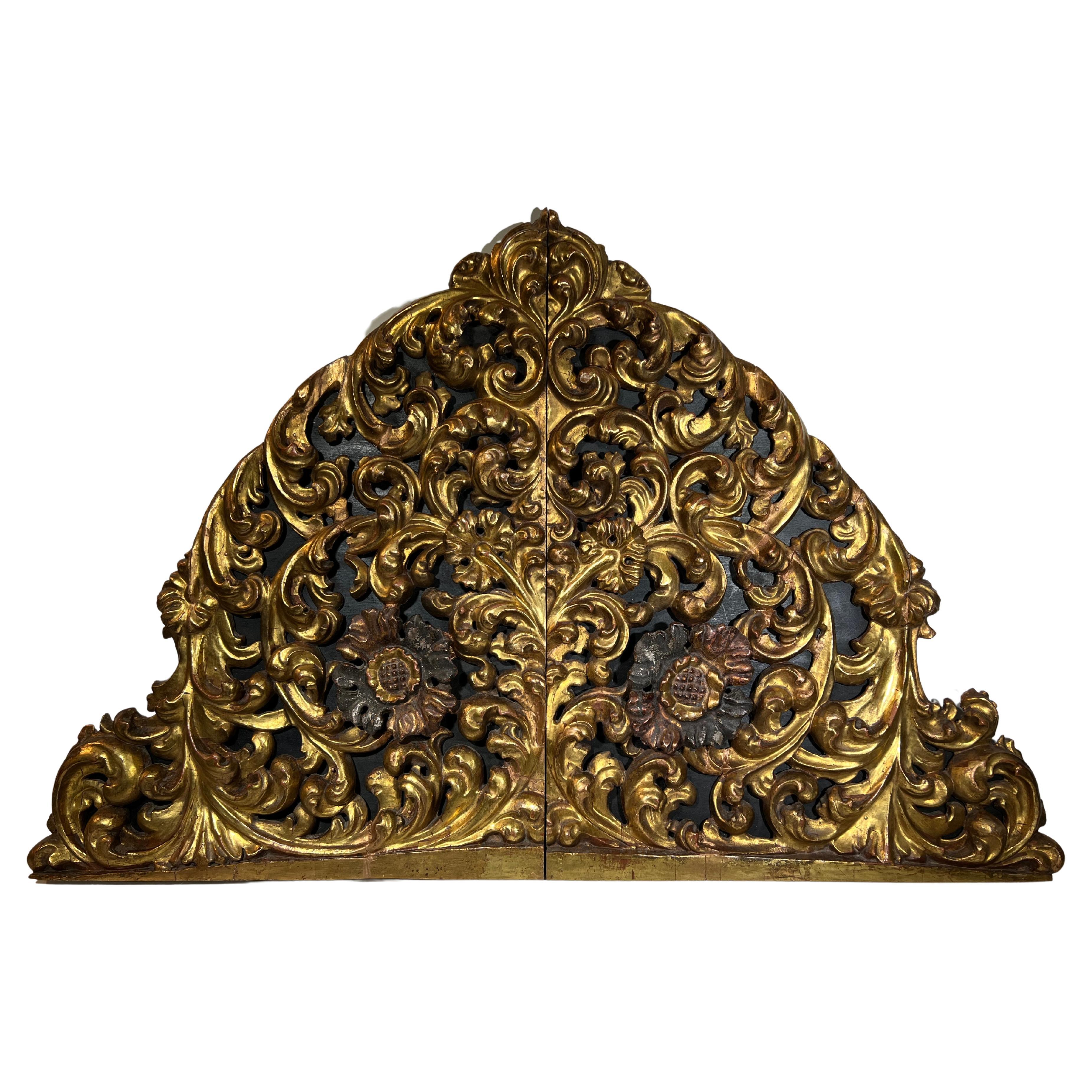 Italian Early 19th Century “Boisserie” In Gilded Wood For Sale