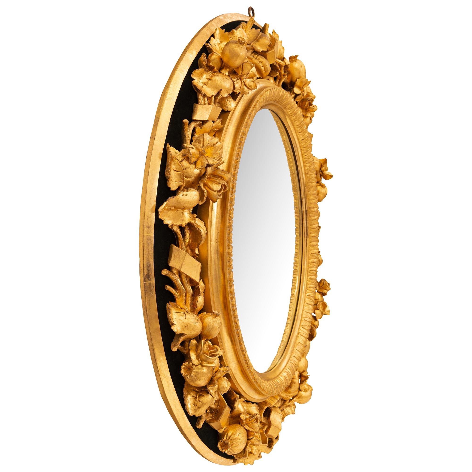 Italian early 19th century Giltwood and black Velvet mirror In Good Condition For Sale In West Palm Beach, FL