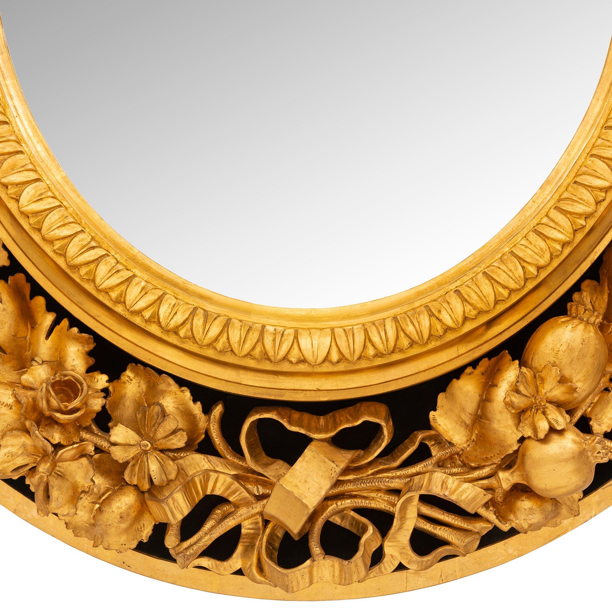 Italian early 19th century Giltwood and black Velvet mirror For Sale 3