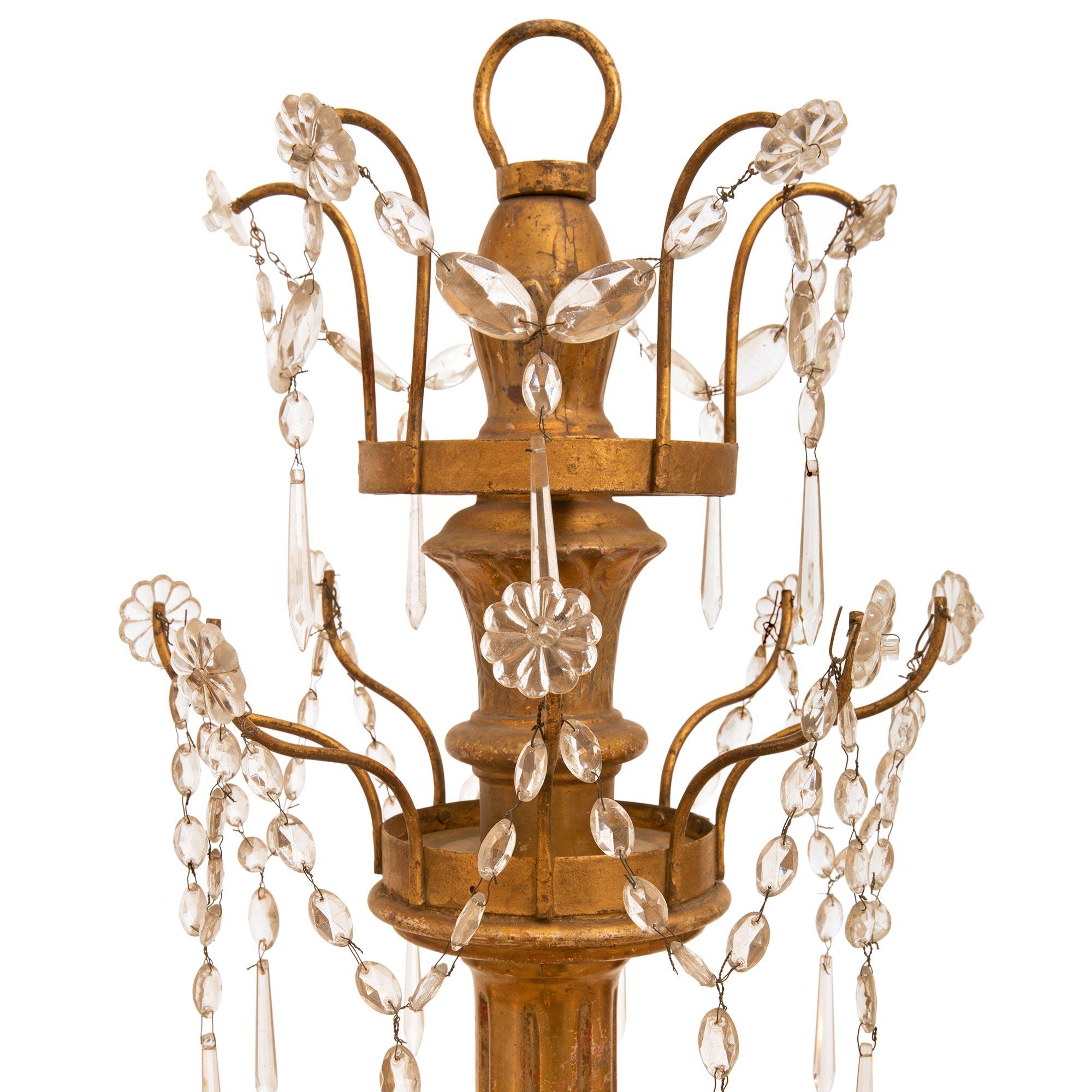 Italian Early 19th Century Giltwood and Crystal Chandelier In Good Condition For Sale In West Palm Beach, FL