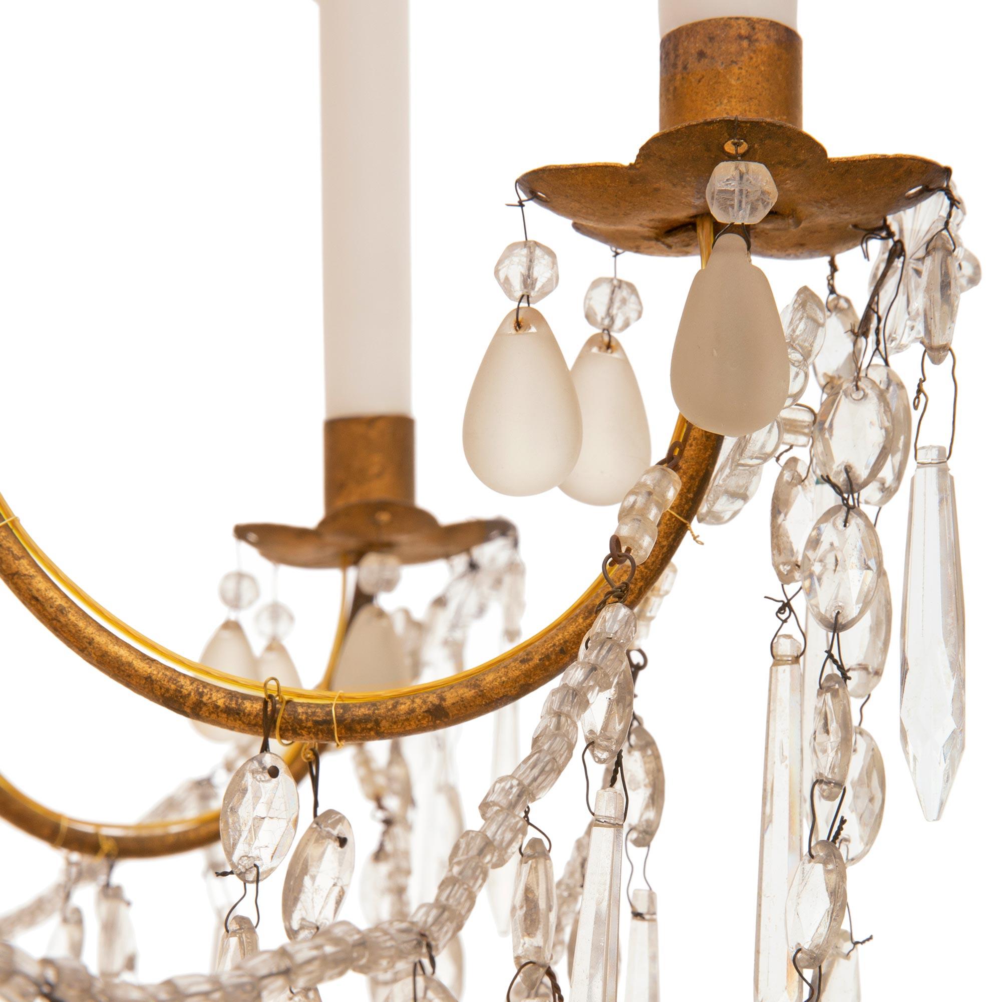 Italian Early 19th Century Giltwood and Crystal Chandelier For Sale 2