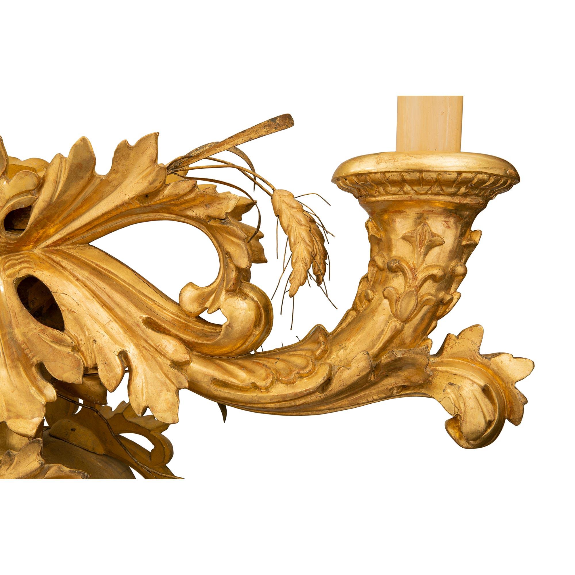 Lampadaire italien en bois doré du début du XIXe siècle en vente 4