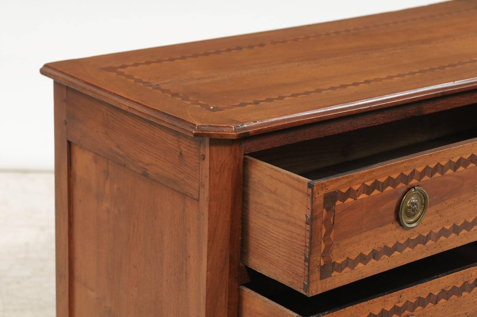 Italian Early 19th Century Inlaid Three-Drawer Commode with Zigzag Motifs 1
