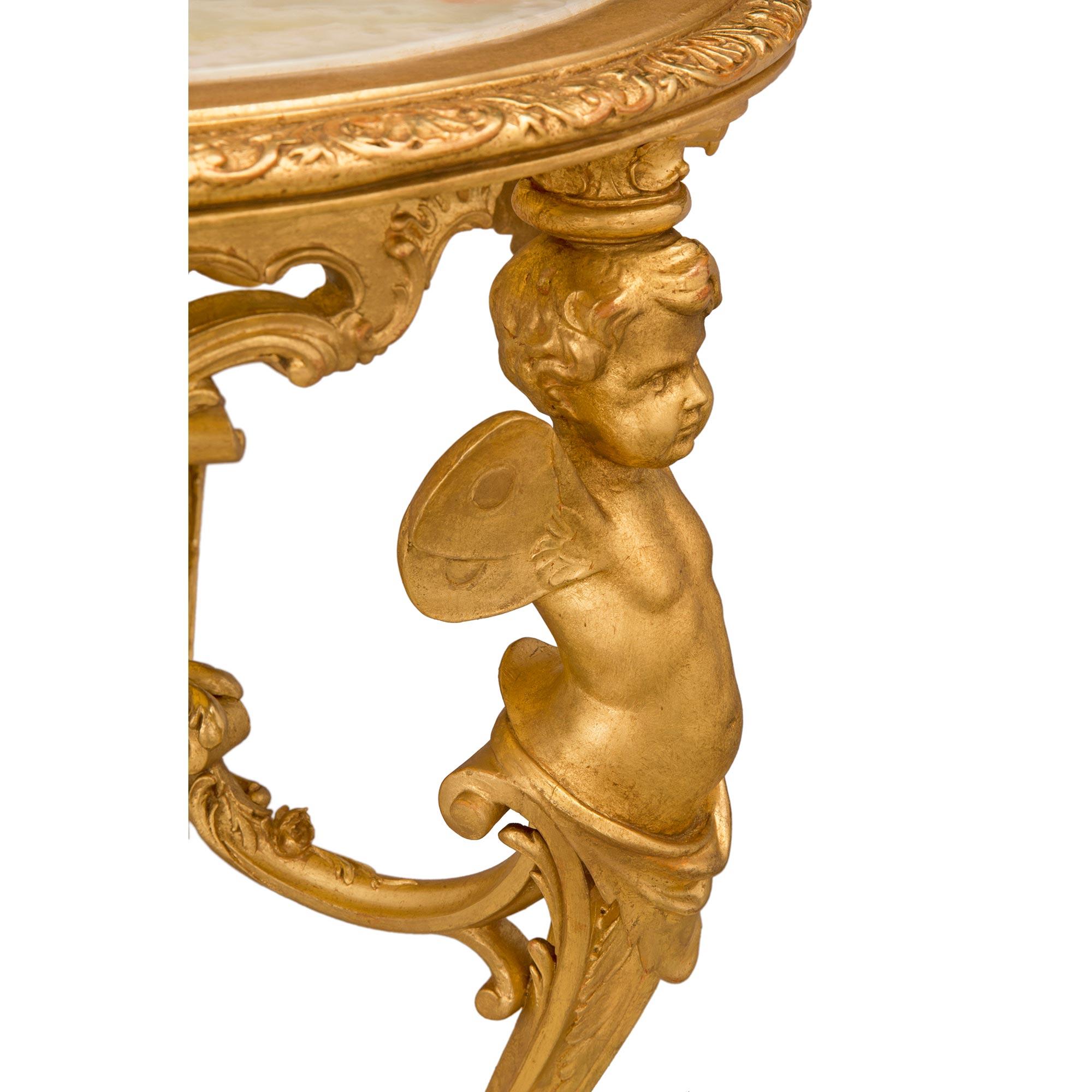 XIXe siècle Table d'appoint italienne du début du 19e siècle en bois doré et onyx de style Louis XV en vente