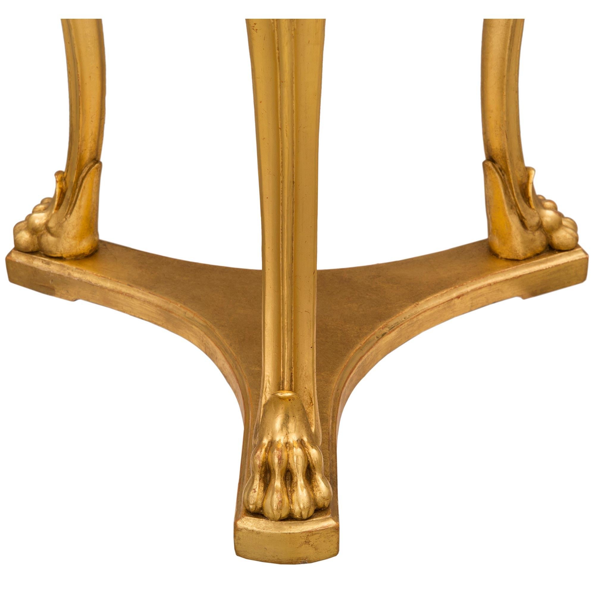 Table d'appoint italienne du début du 19e siècle en bois doré et onyx de style Louis XV en vente 3