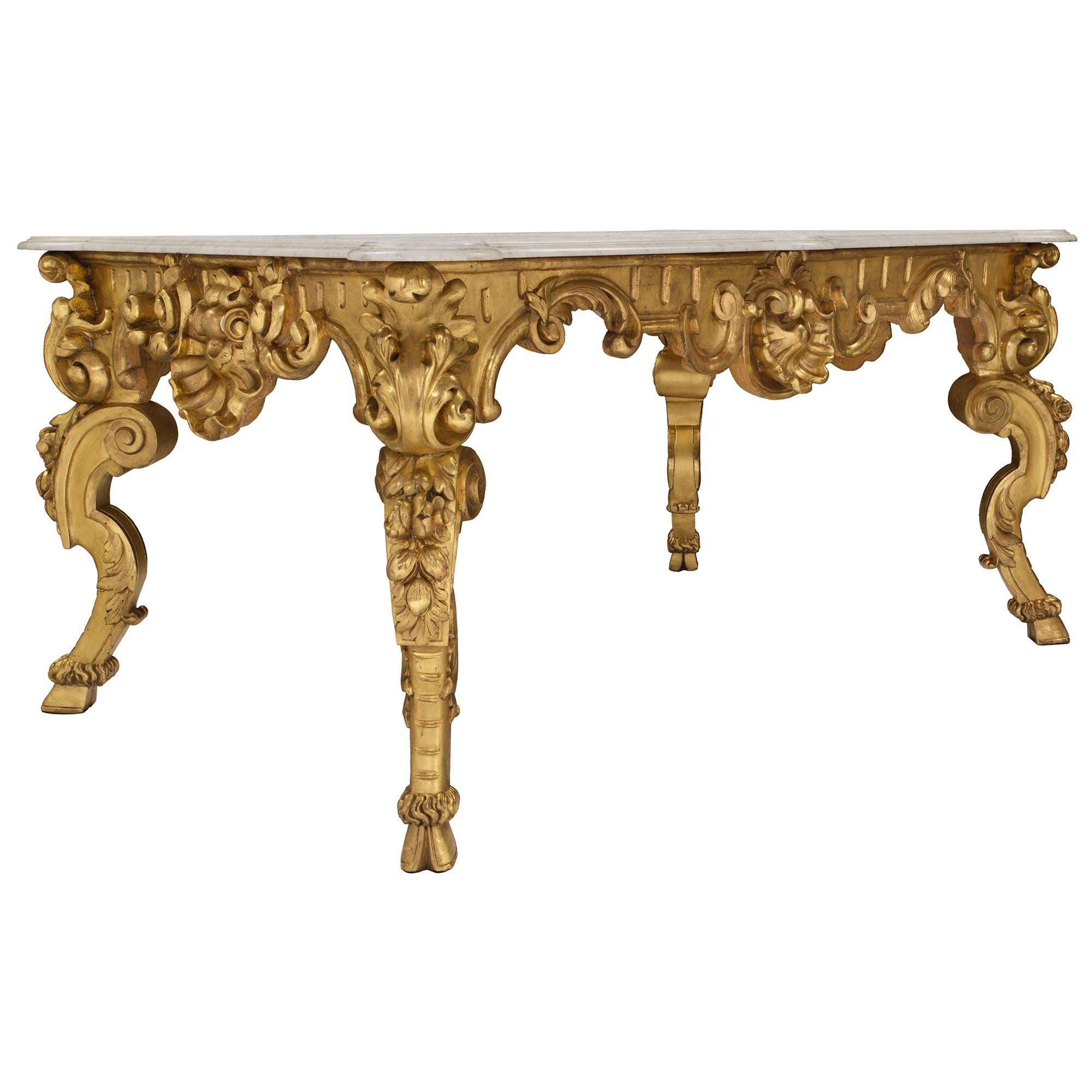 Italian Early 19th Century Louis XV St. Giltwood Center Table In Good Condition For Sale In West Palm Beach, FL