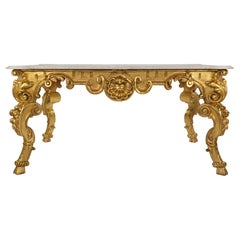 Table centrale italienne du début du XIXe siècle en bois doré de style Louis XV