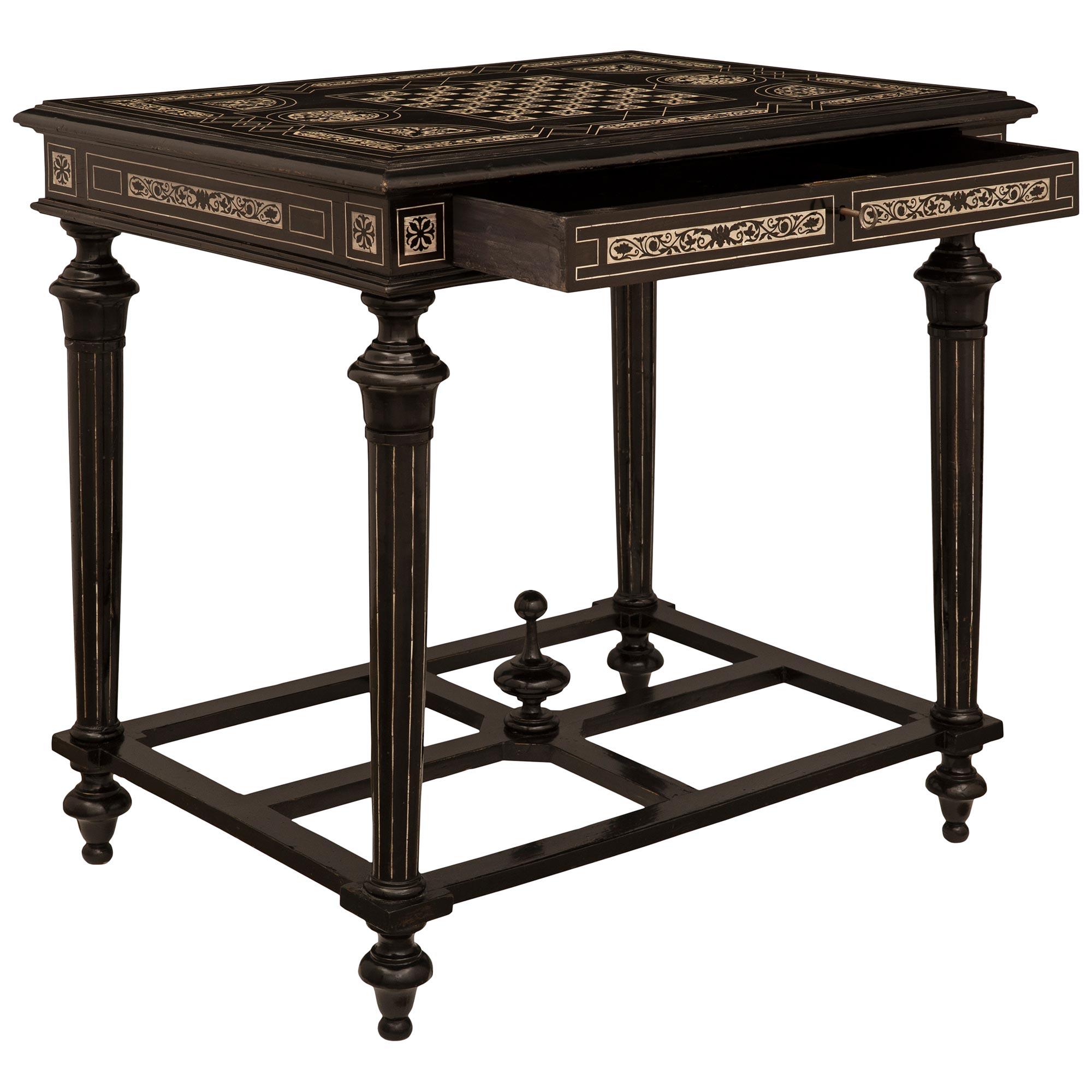 Italian Early 19th Century Louis XVI St. Ebony Table In Good Condition For Sale In West Palm Beach, FL
