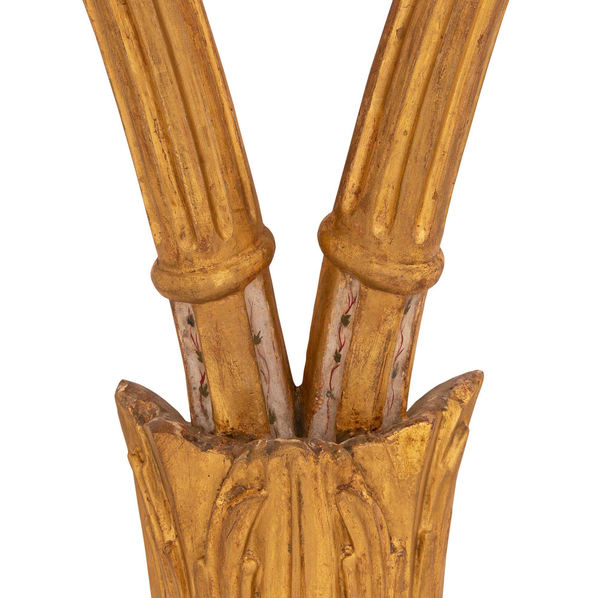 Italienische Konsole aus vergoldetem Holz und Marmor im Louis-XVI-Stil des frühen 19. Jahrhunderts im Angebot 3