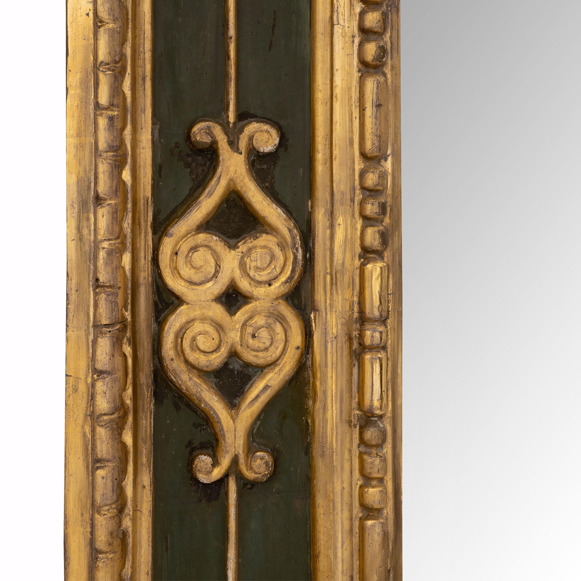 Espejo italiano de principios del siglo XIX, estilo Luis XVI, patinado y de madera dorada en venta 1