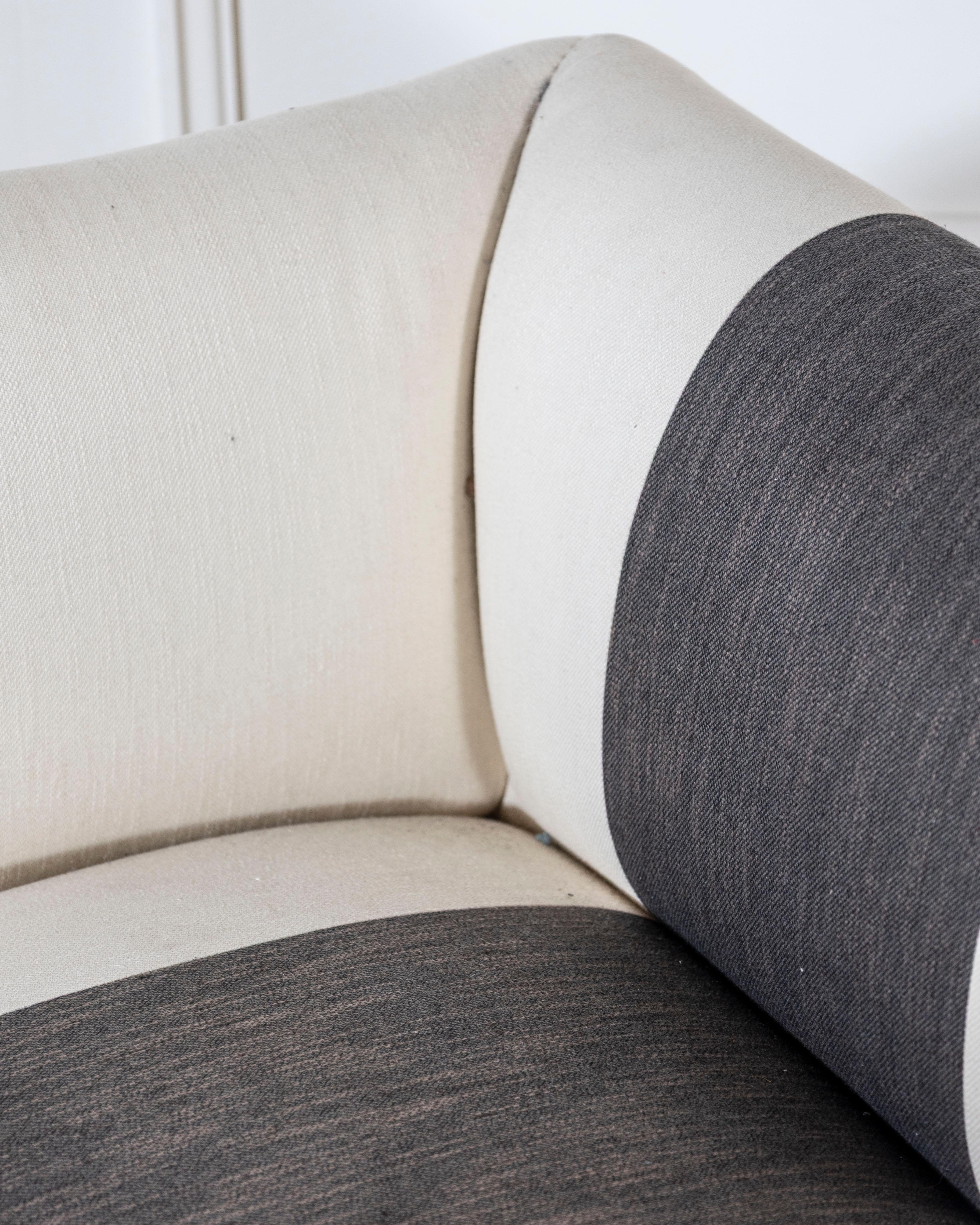 Canapé italien du début du 19e siècle en acajou avec montures en bronze en vente 5