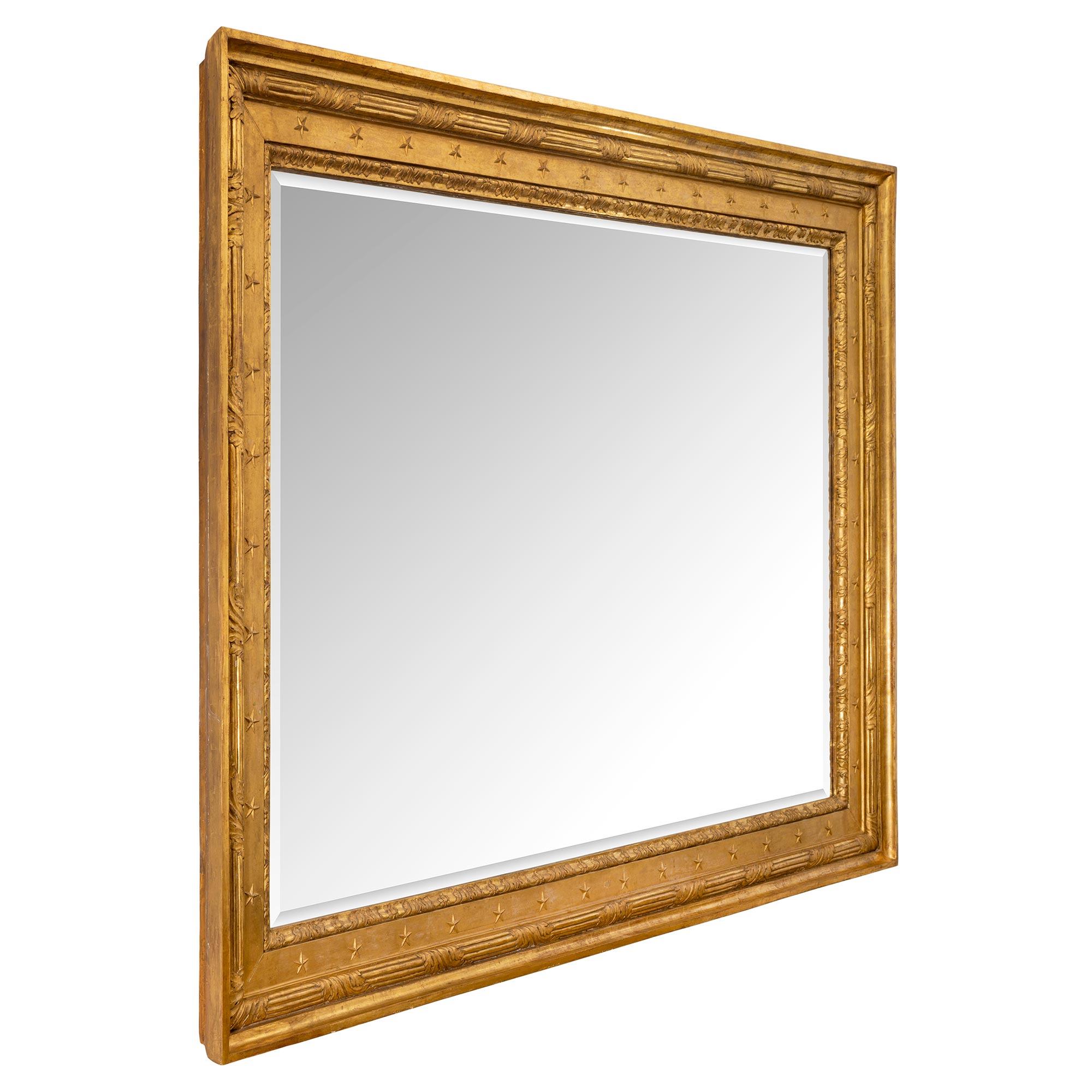 Miroir en bois doré Empire néo-classique italien du début du 19e siècle en vente 1
