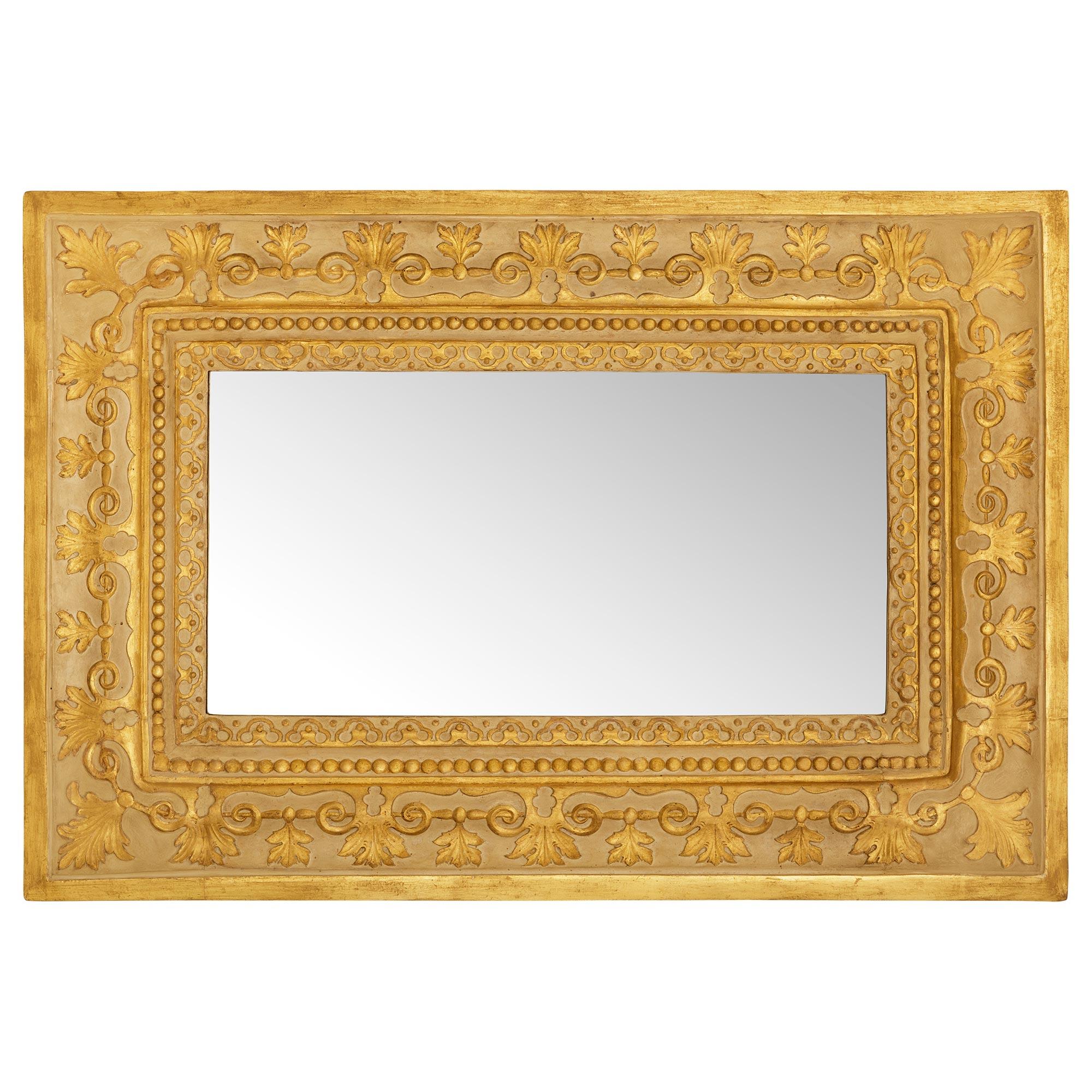 Miroir néo-classique italien du début du 19e siècle en bois doré et patiné en vente 2