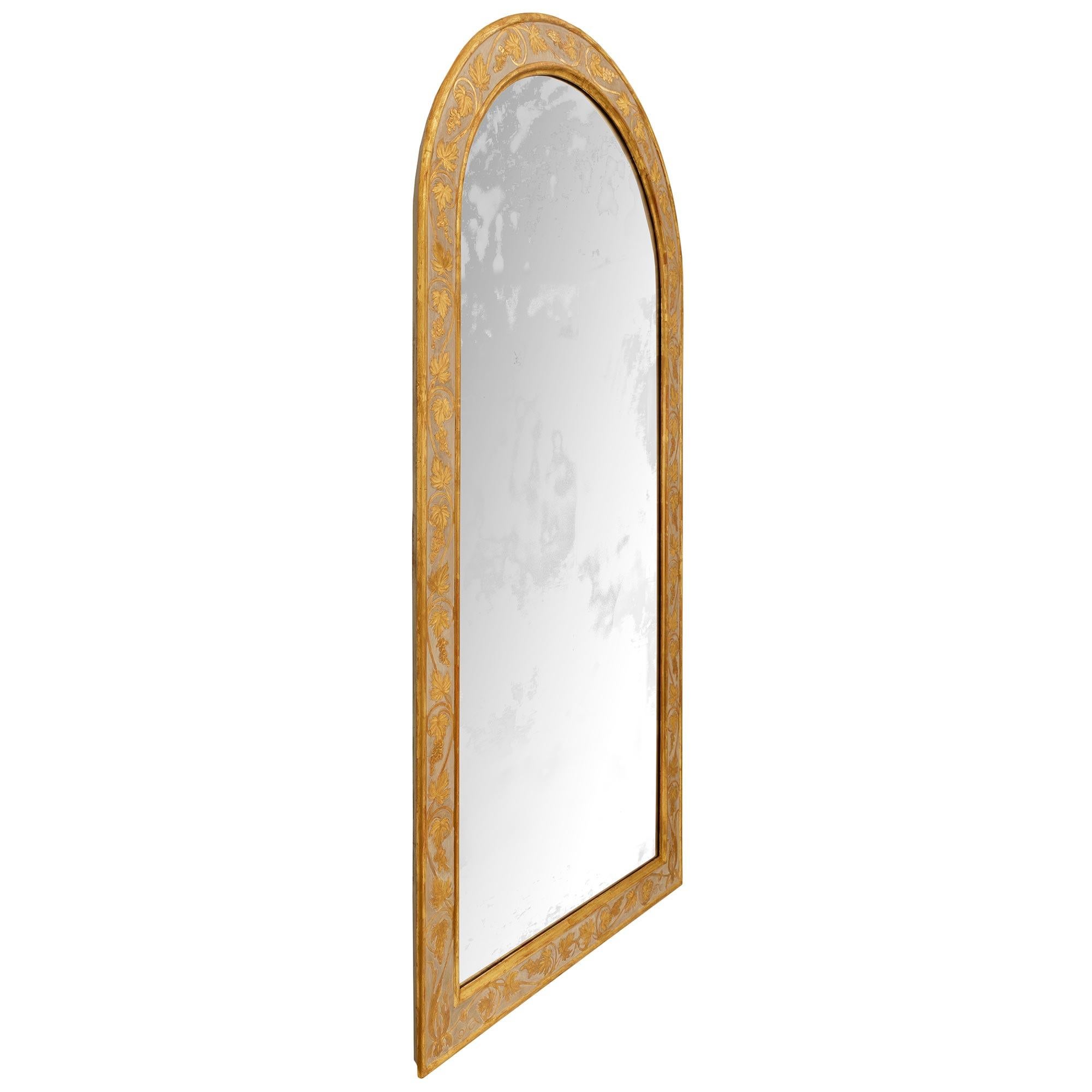 Neoclassico Specchio neoclassico italiano dell'inizio del XIX secolo in legno patinato e Wood Wood in vendita
