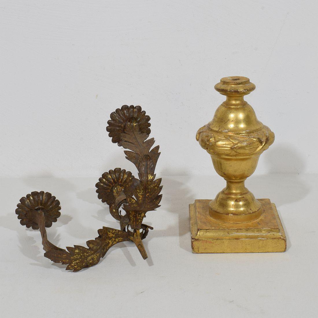 Candelabro italiano neoclásico de madera dorada de principios del siglo XIX en venta 4