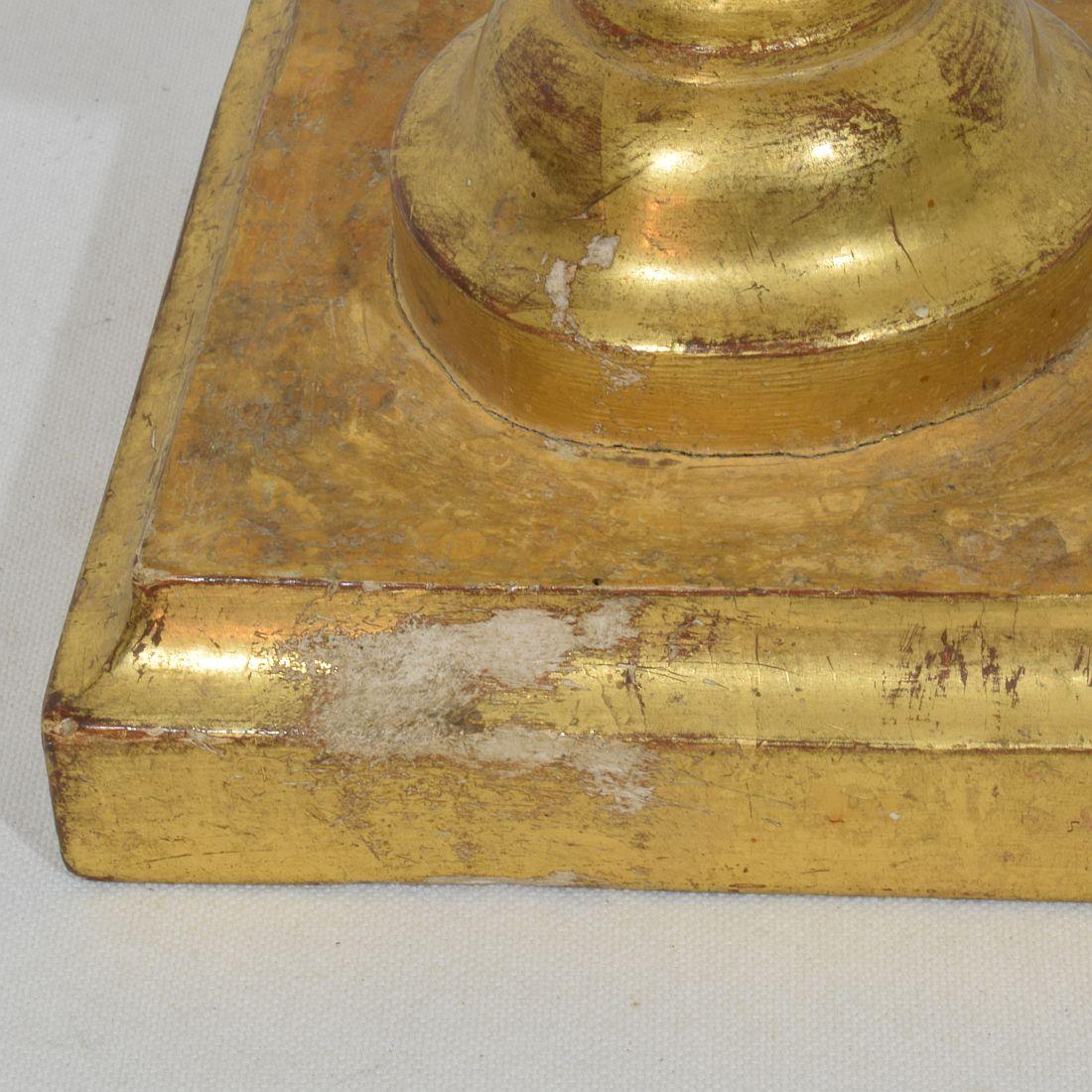 Candelabro italiano neoclásico de madera dorada de principios del siglo XIX en venta 8