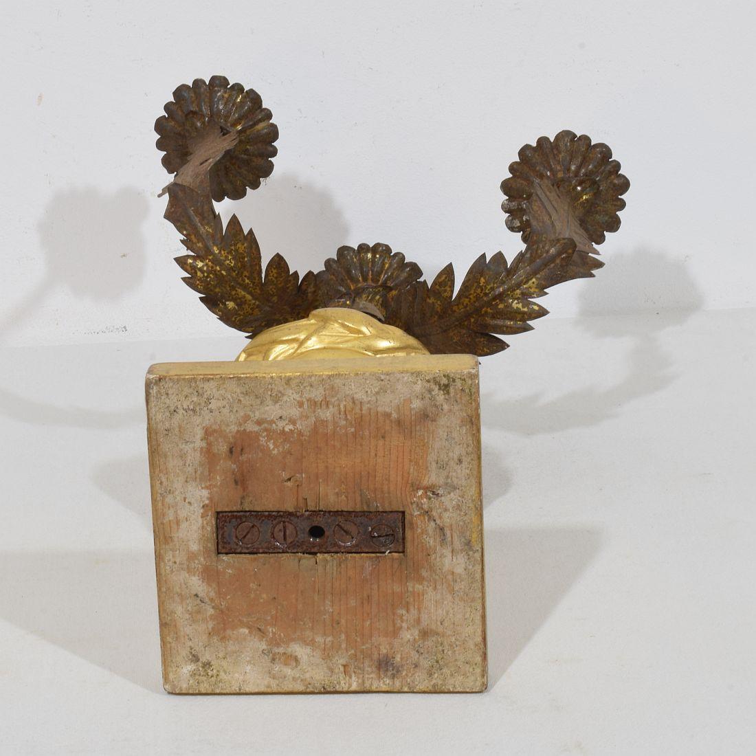 Candelabro italiano neoclásico de madera dorada de principios del siglo XIX en venta 10