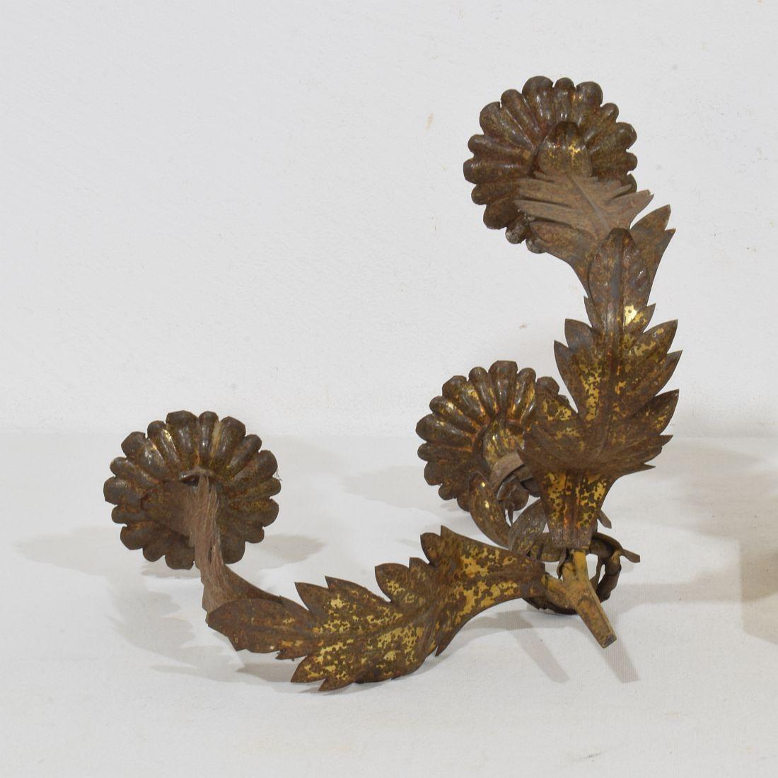 Candelabro italiano neoclásico de madera dorada de principios del siglo XIX en venta 13