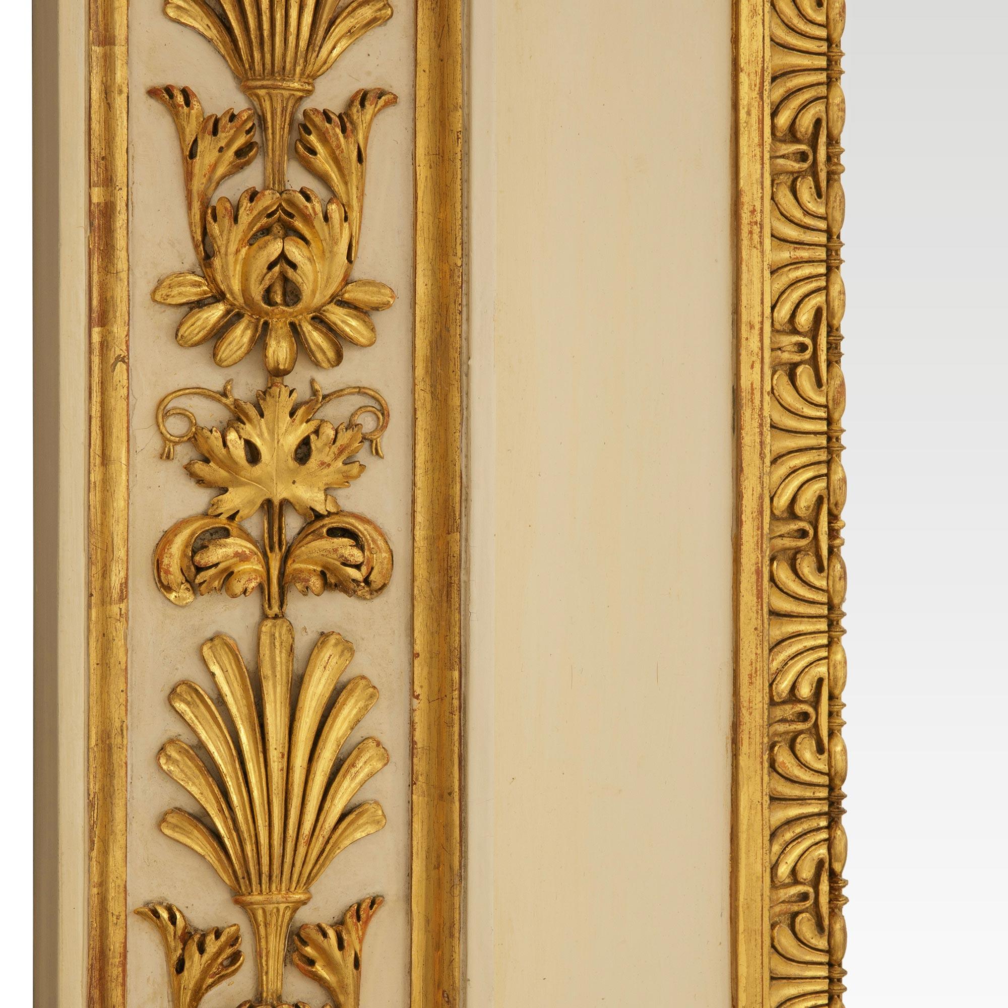 Italian early 19th century patinated and Giltwood mirror and console For Sale 1