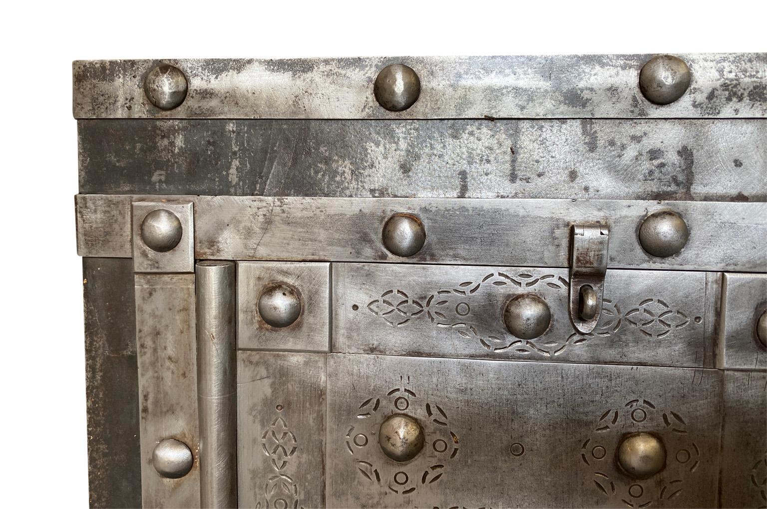 Italian Early 19th Century Safe, Coffre 7