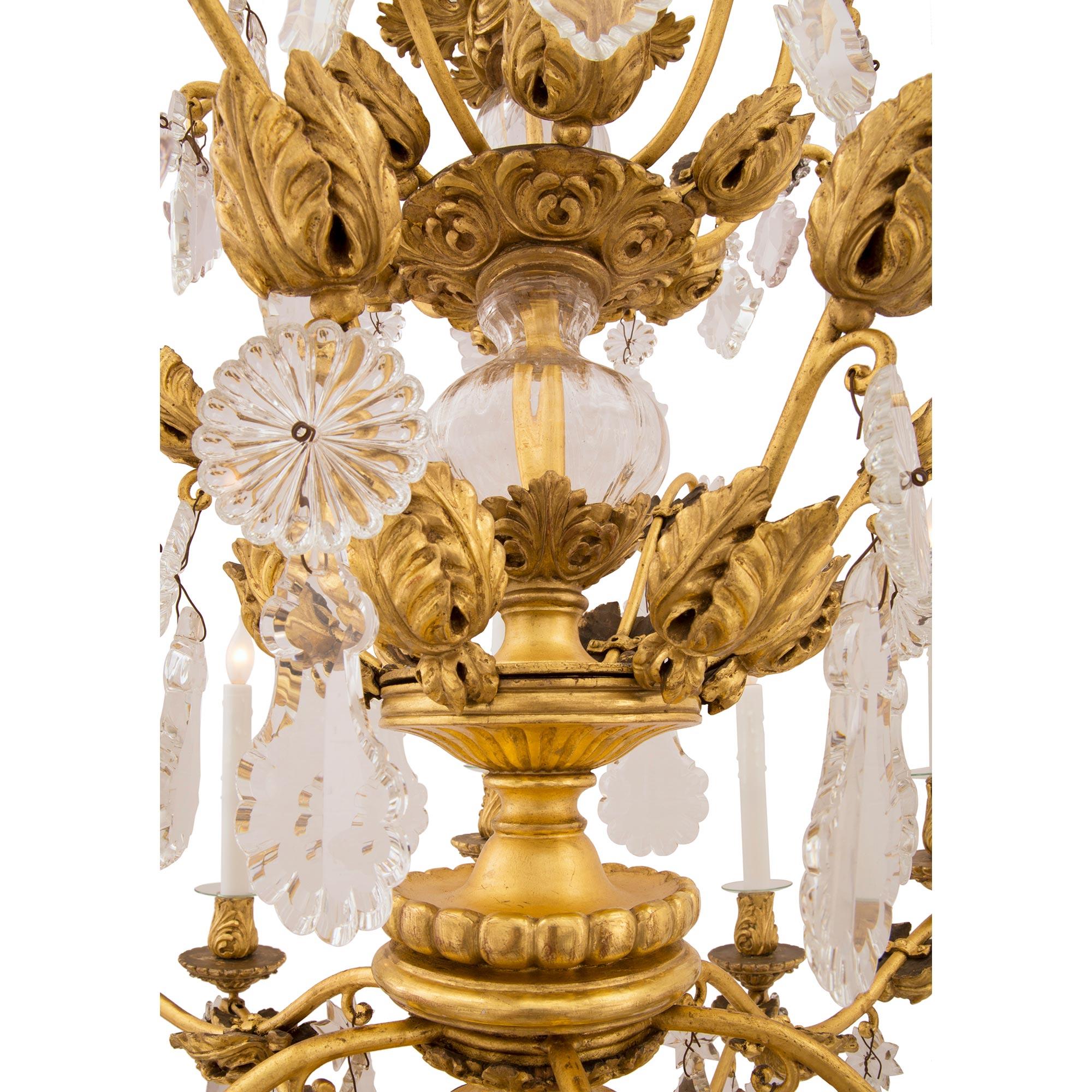 Italian Early 19th Century Tuscan Giltwood, Gilt Metal and Crystal Chandelier For Sale 1