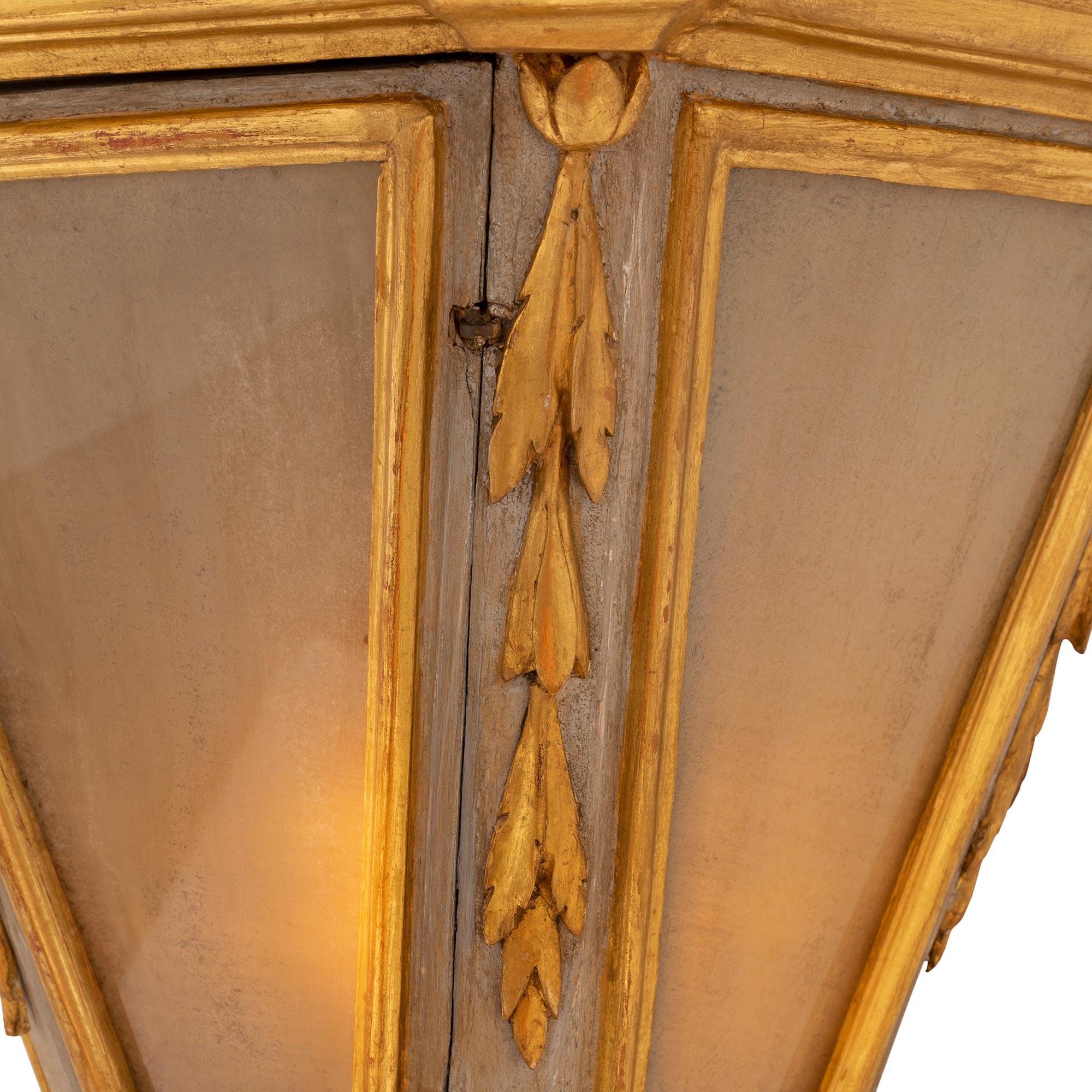 Italian Early 19th Century Venetian St. Patinated and Giltwood Lantern For Sale 3