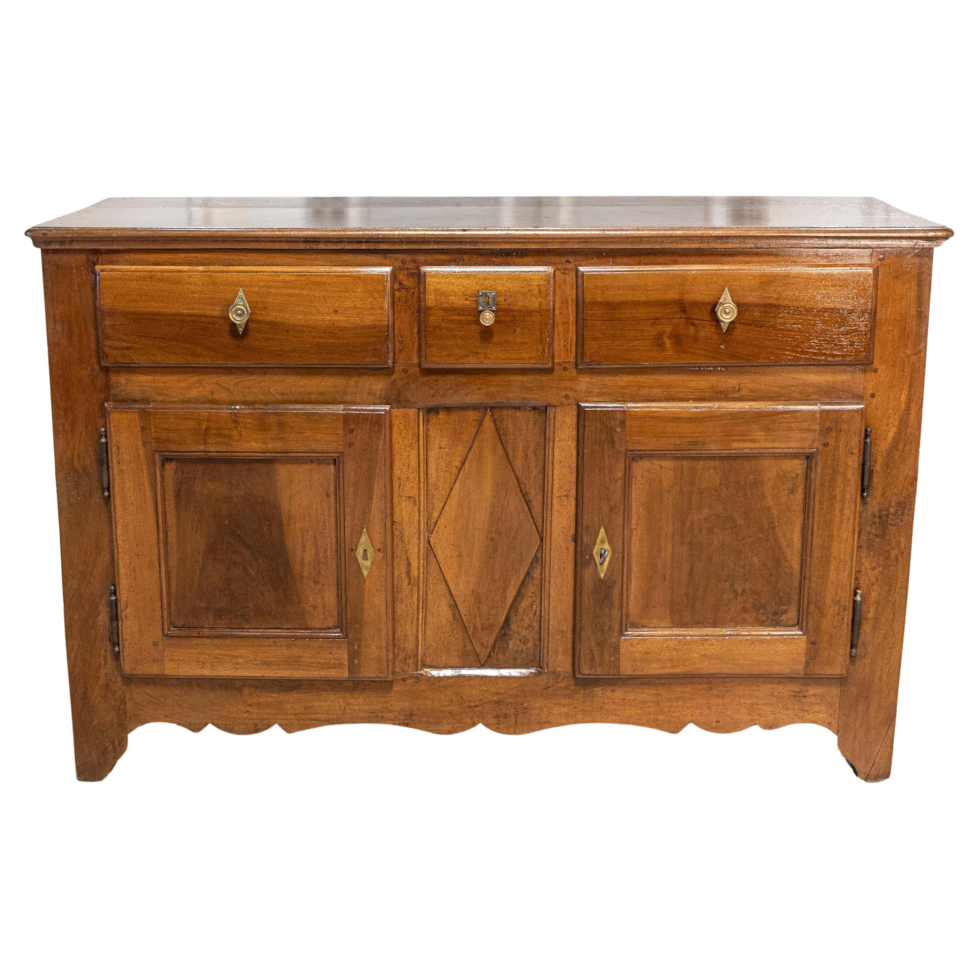 Italian Early 19th Century Walnut Three Drawers over Two Doors Buffet For Sale