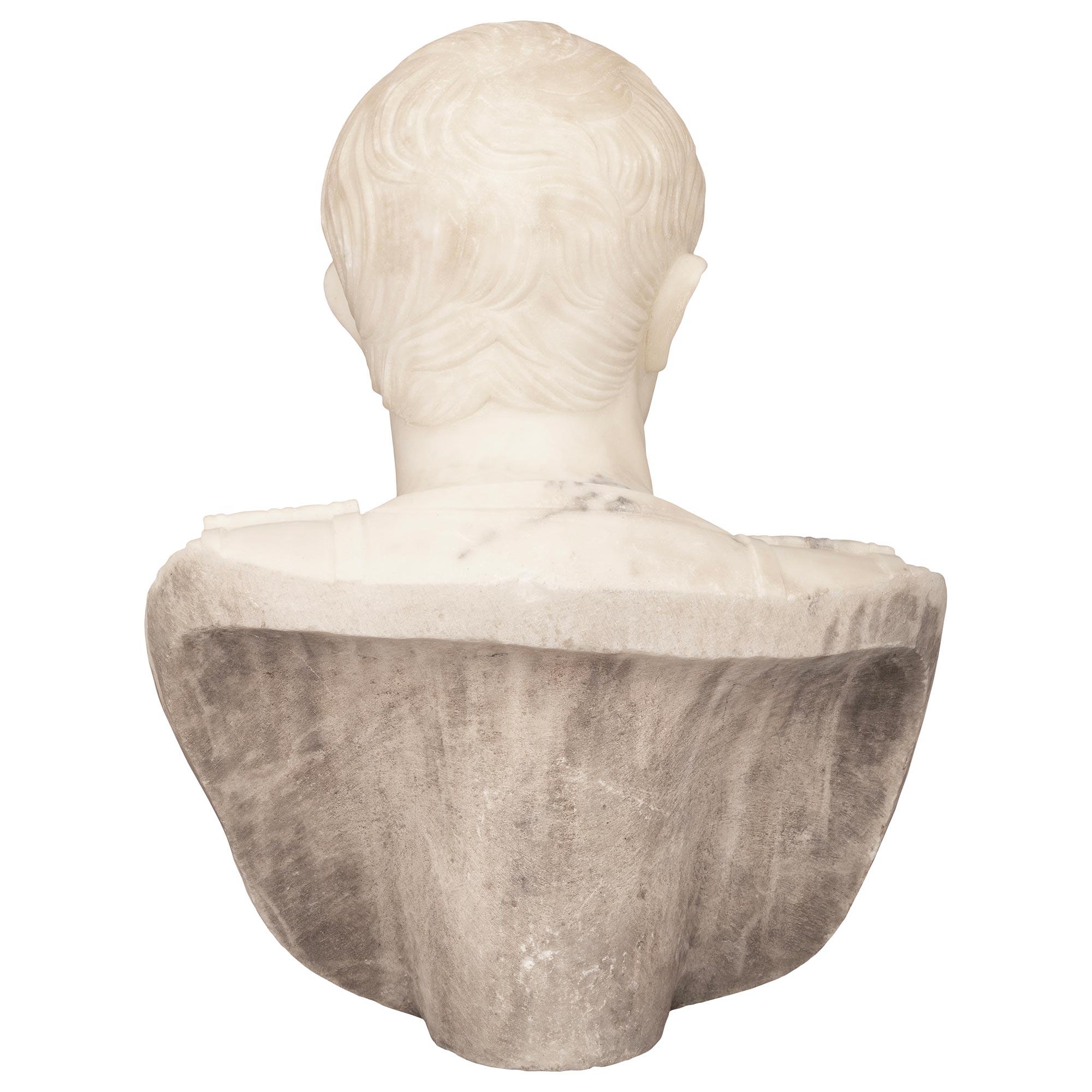 Italian early 19th century white Carrara marble bust For Sale 5