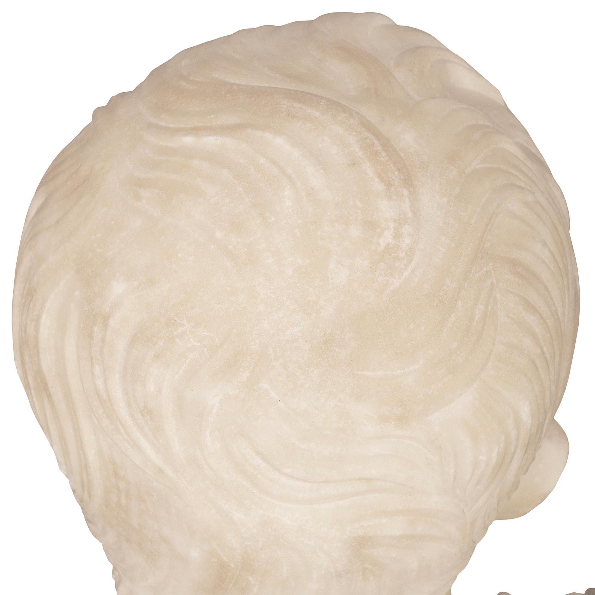 Italian early 19th century white Carrara marble bust For Sale 1