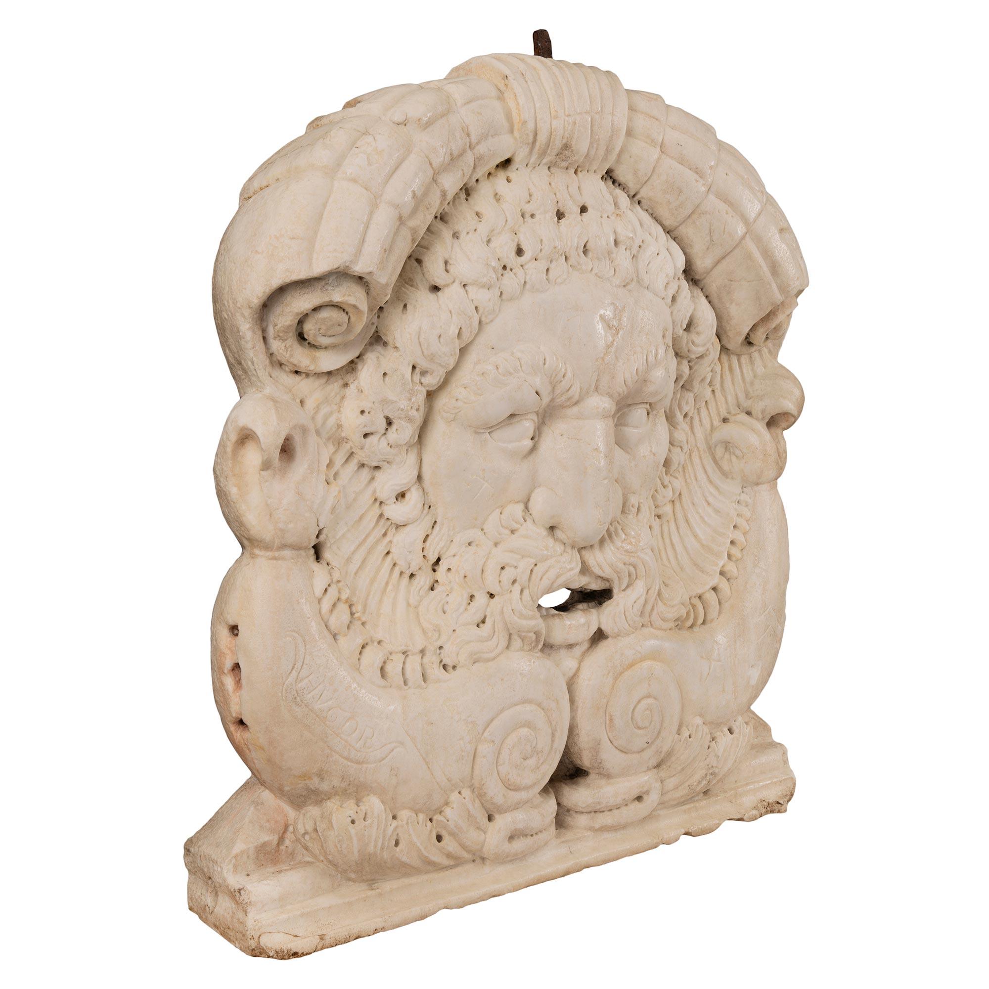 Italian Early 19th Century White Carrara Marble Fountain Head Signed HVGOR In Good Condition For Sale In West Palm Beach, FL