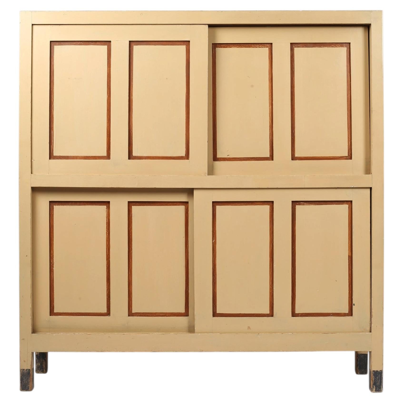 Italian Early 20th Century 1920s Painted Sliding Cupboard For Sale