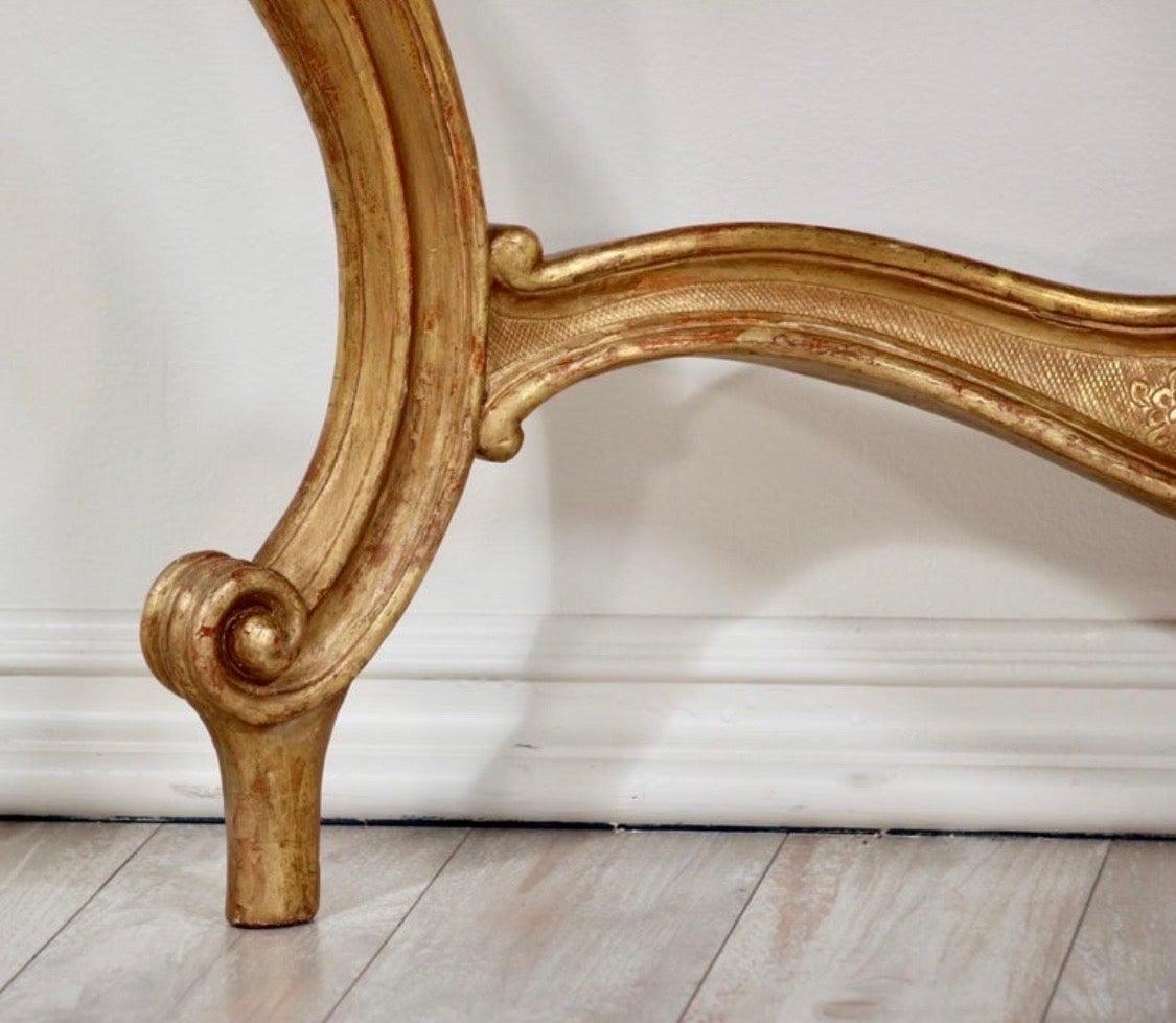 Italian Early 20th Century Carved Giltwood Console Tables For Sale 1