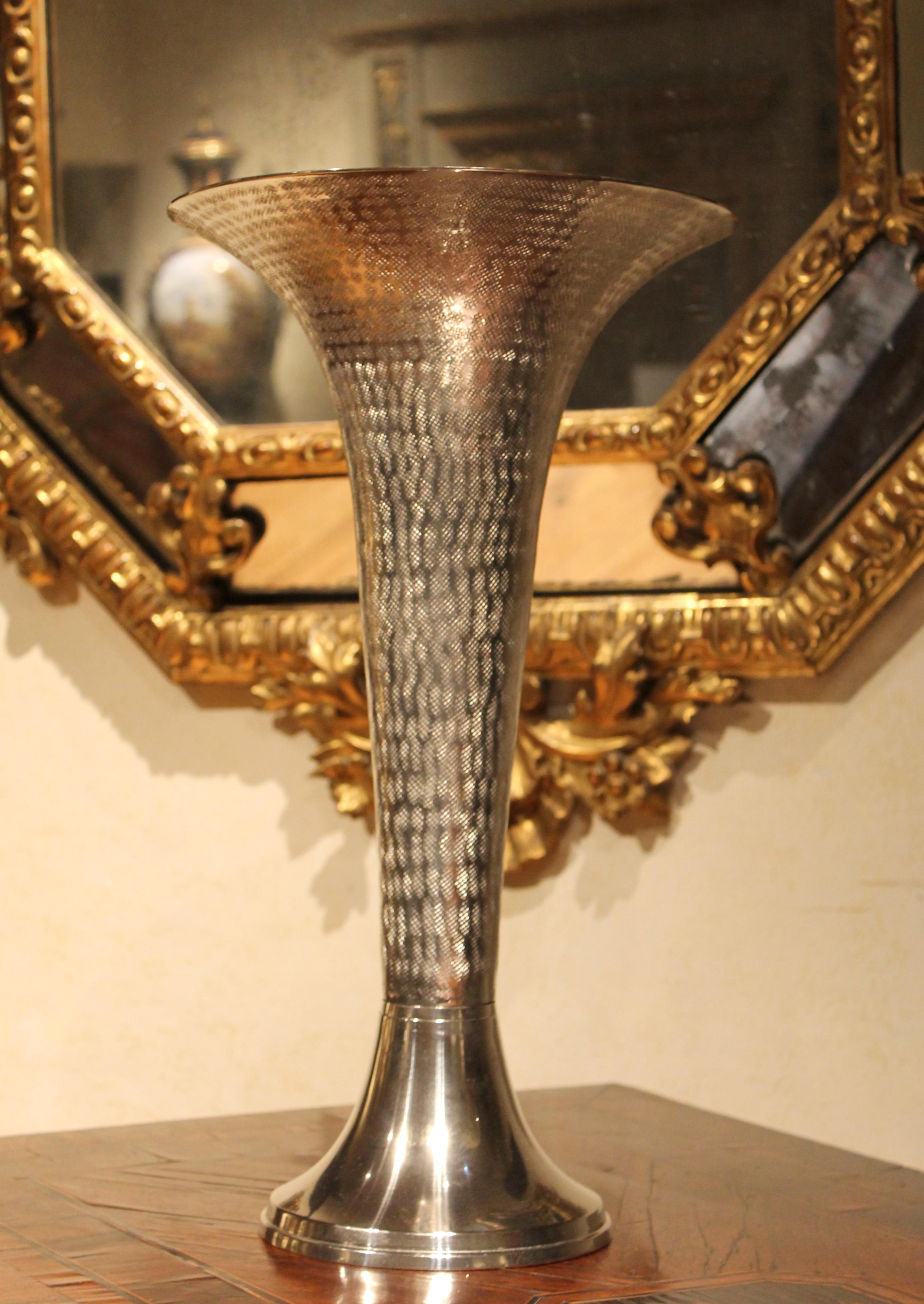 Italian Early 20th Century Modernist Hammered Cast Aluminum Trumpet Shape Vases 7