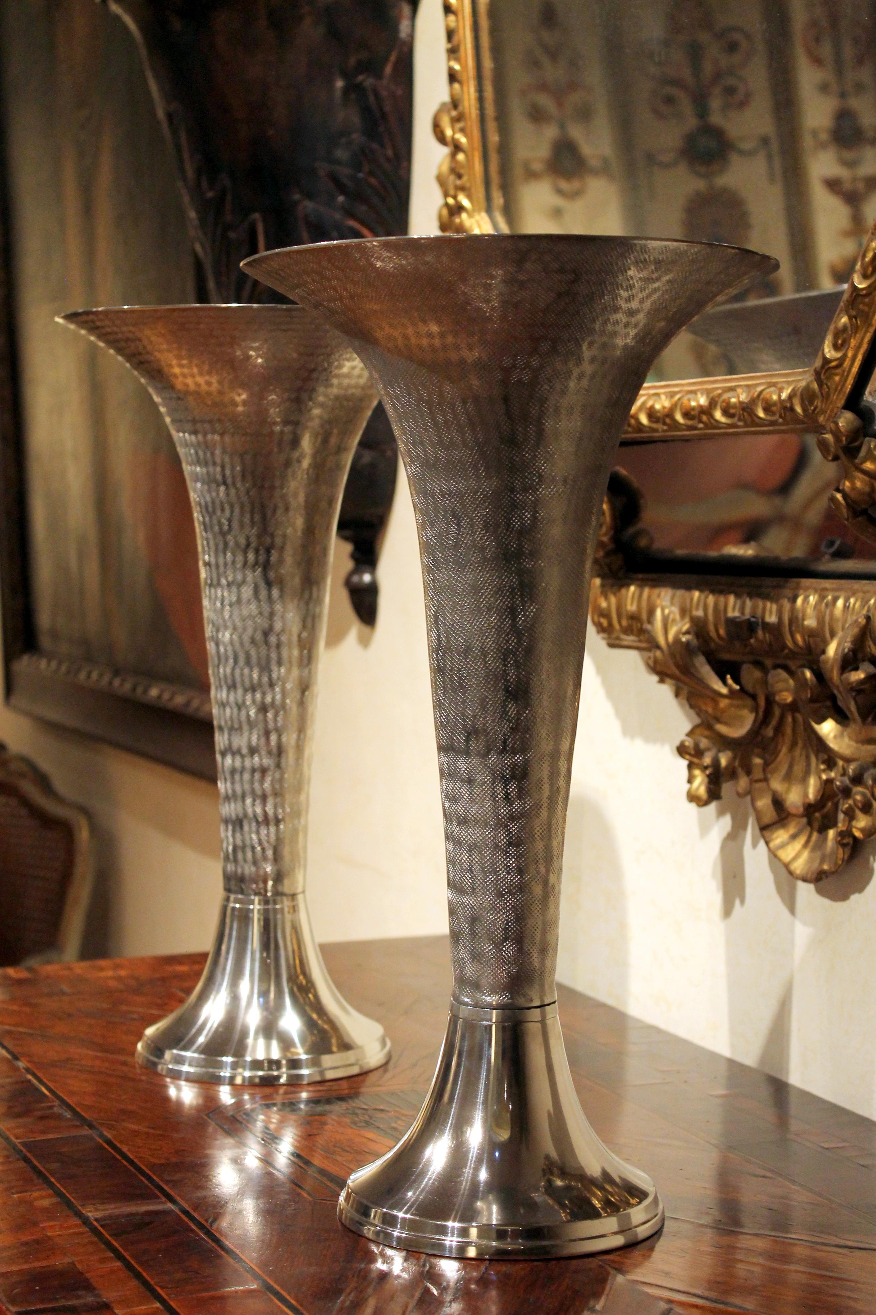Italian Early 20th Century Modernist Hammered Cast Aluminum Trumpet Shape Vases 15