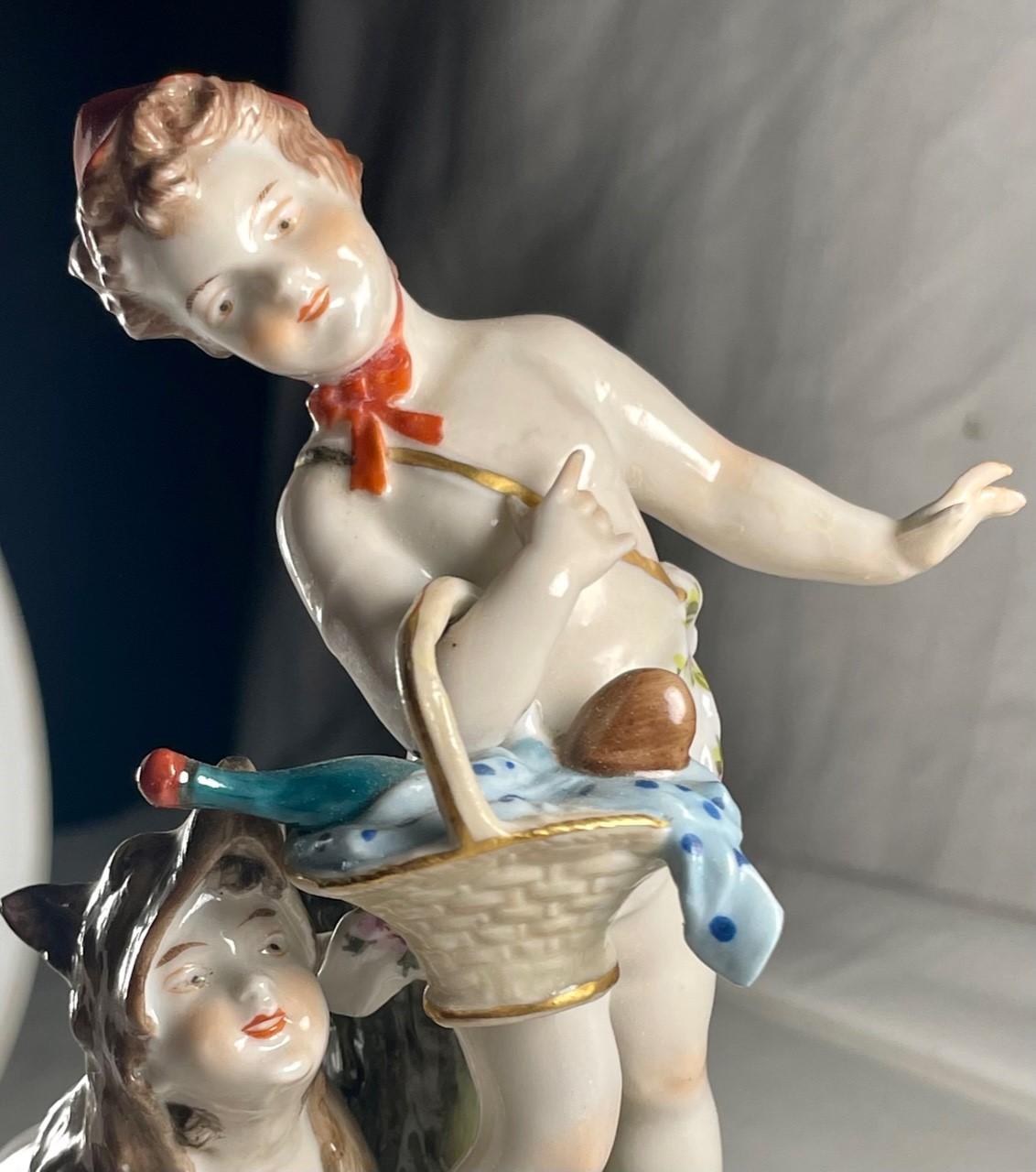 Italienisches Neapel des frühen 20. Jahrhunderts Polychromes Porzellan Skulpturengruppe (Handbemalt) im Angebot