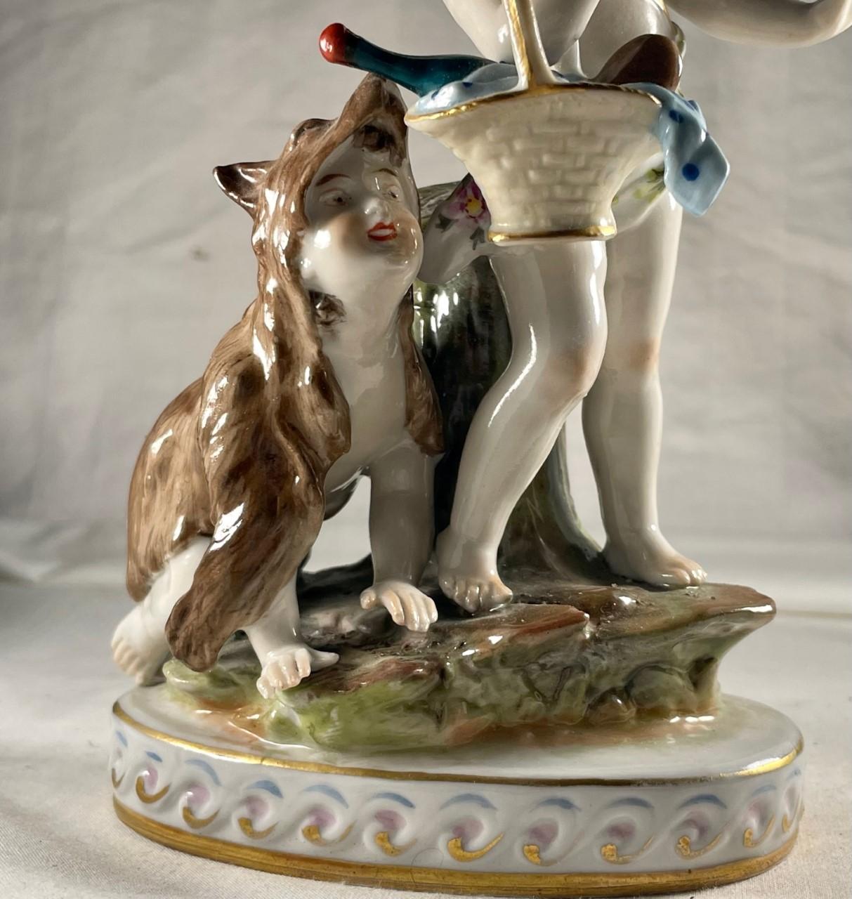 Italian Early 20th Century Naples Polychrome Porcelain Sculptural Group For Sale 1